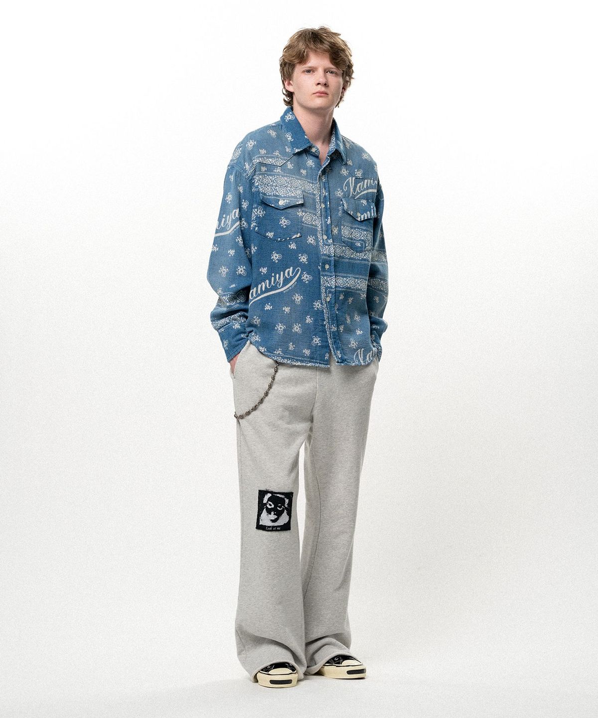 카미야(KAMIYA) Girl Patch Bootcut Sweat Pants - GRAY