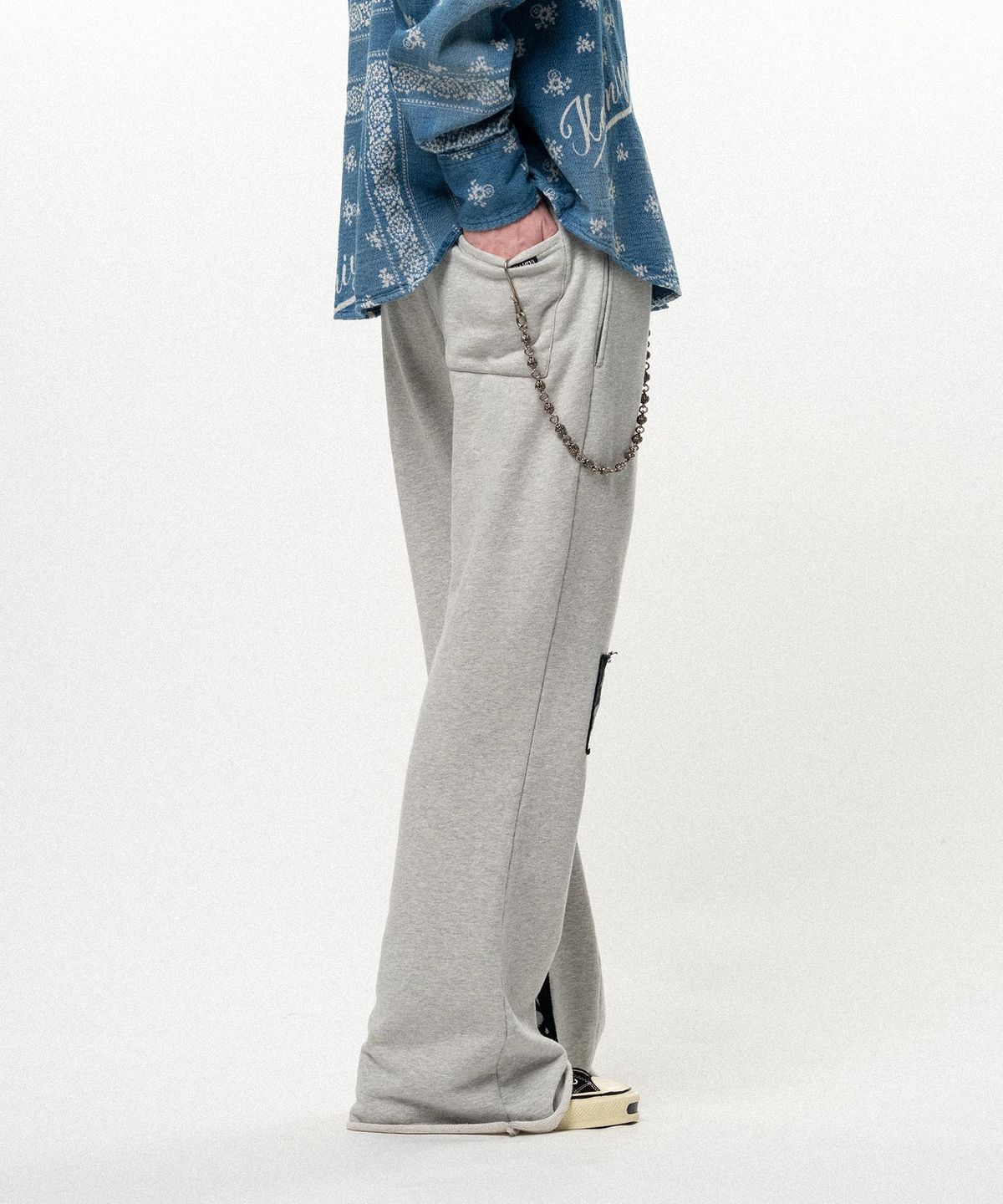 카미야(KAMIYA) Girl Patch Bootcut Sweat Pants - GRAY