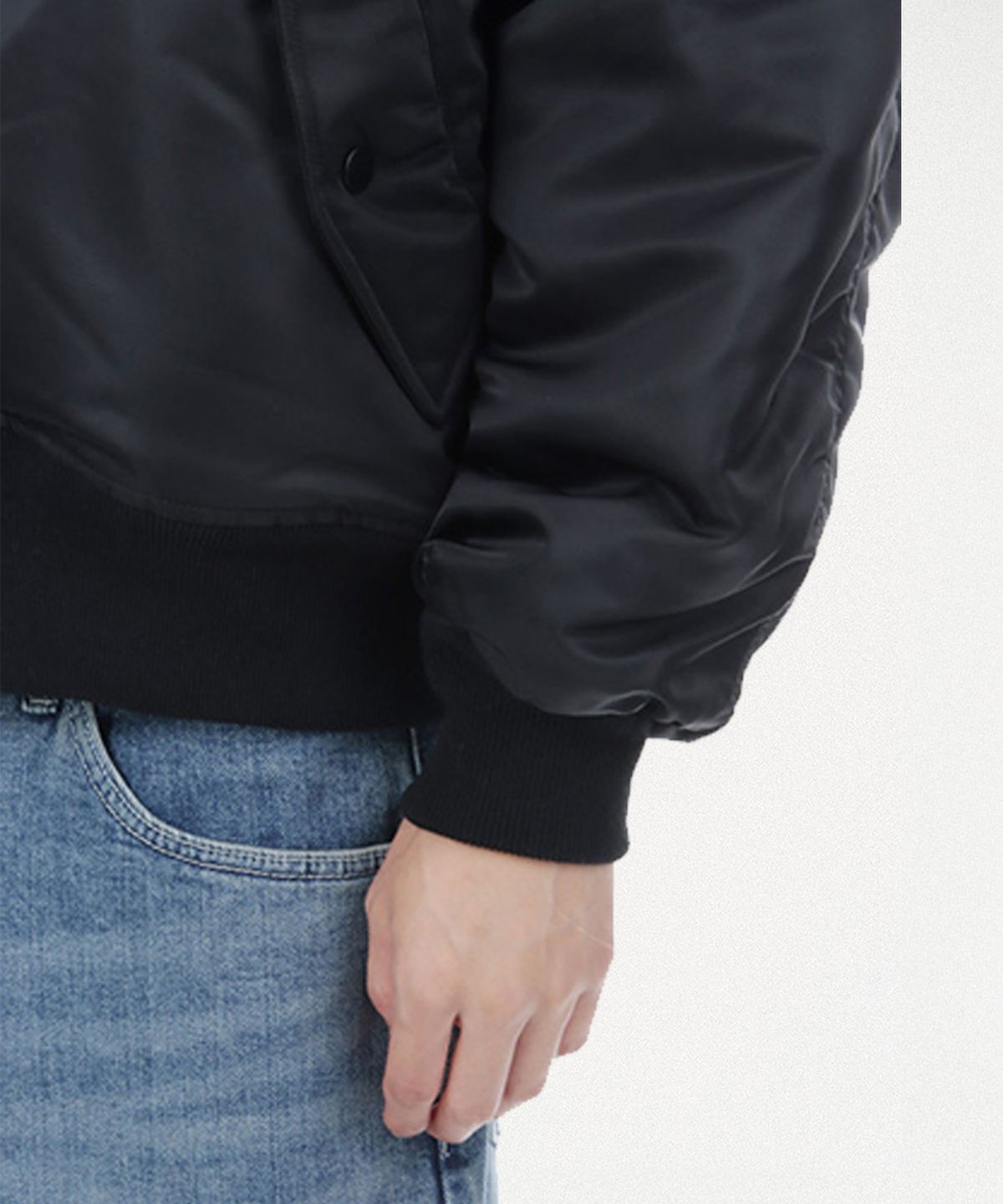 카미야(KAMIYA) Embroidered Fur Collar Flight Jacket - BLACK