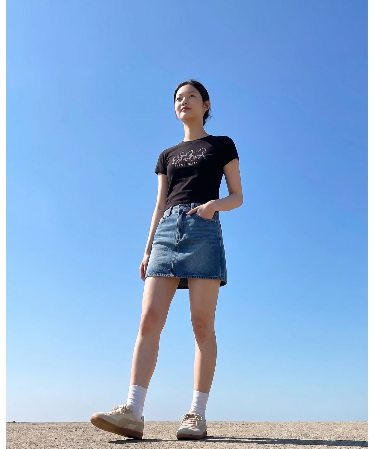 퍼니힐즈(FERNY HILLS) 쓰리 홀스 반팔 티셔츠 블랙