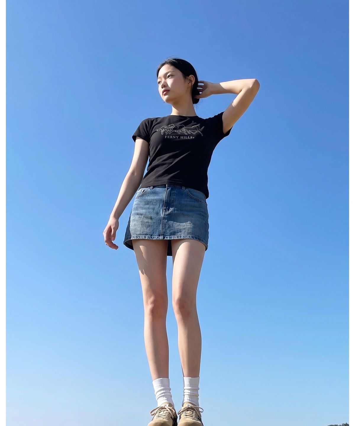 퍼니힐즈(FERNY HILLS) 쓰리 홀스 반팔 티셔츠 블랙