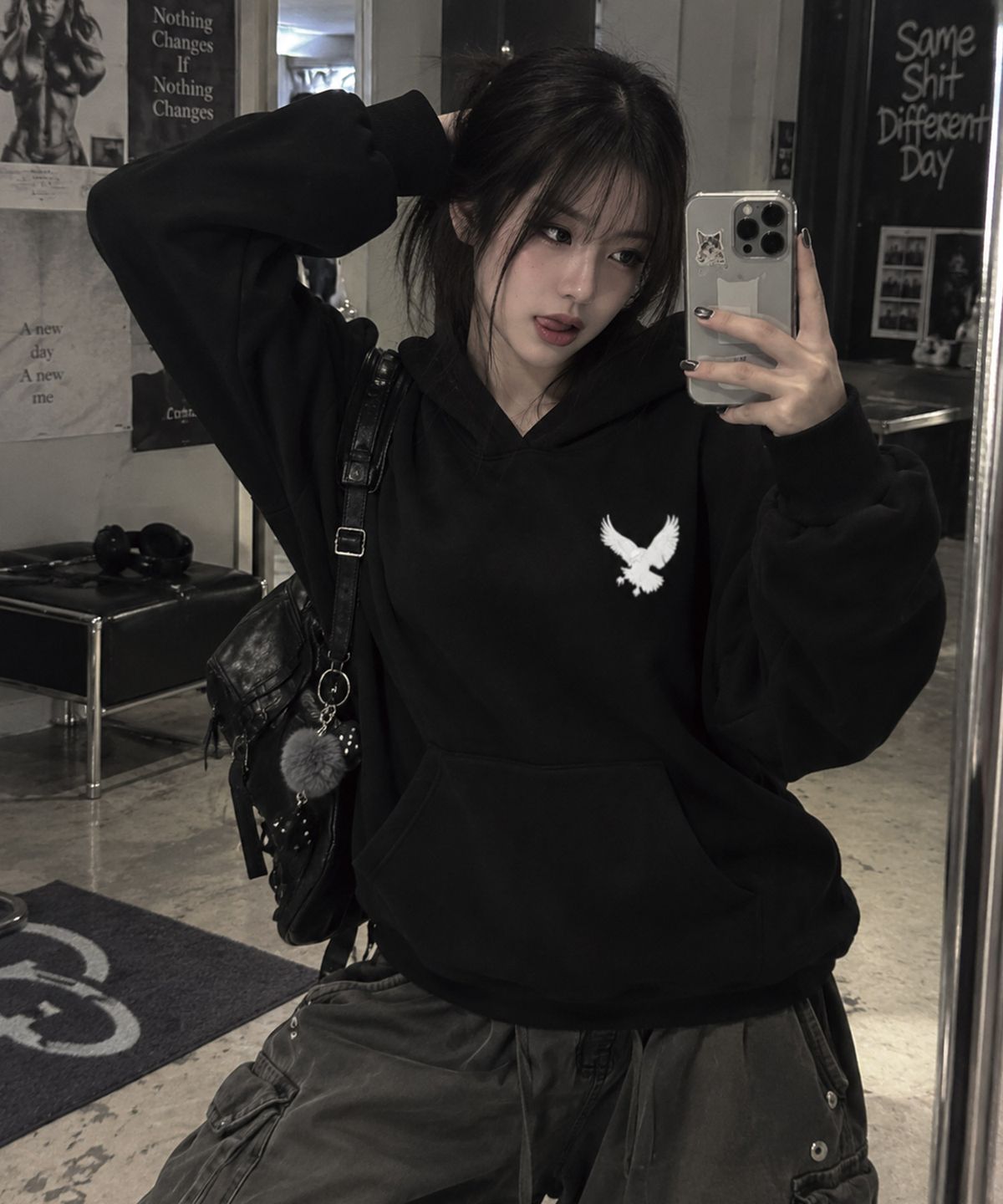 아르벤클럽(ARVEN CLUB) 아르벤 크랙 이글 후드티셔츠