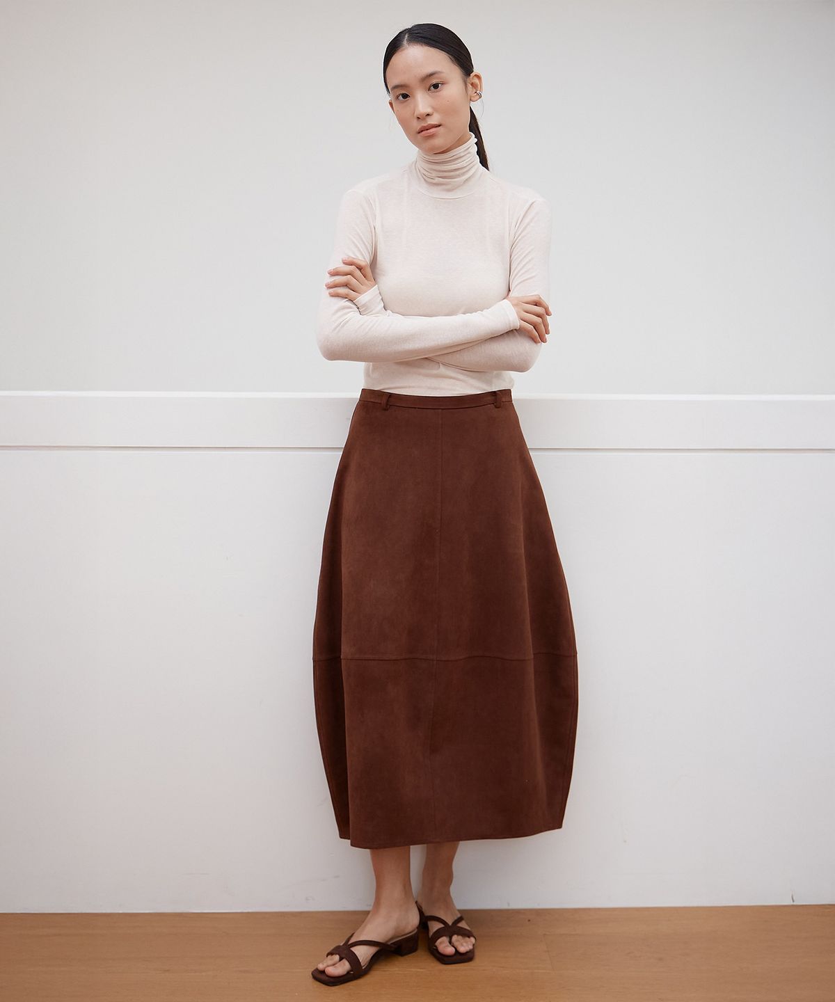 오어서울(AURE SEOUL) 스웨이드 벌룬 스커트 [브라운]