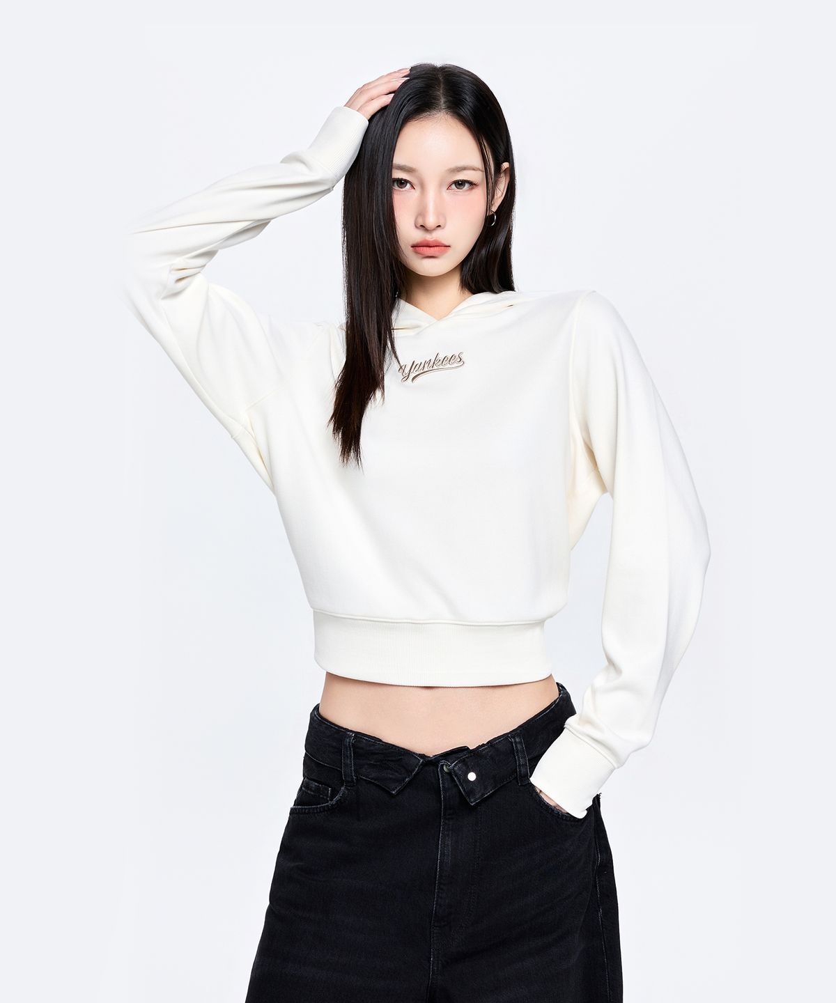 엠엘비(MLB) 여성 베이직 레터링 크롭 후드티 NY (Cream)