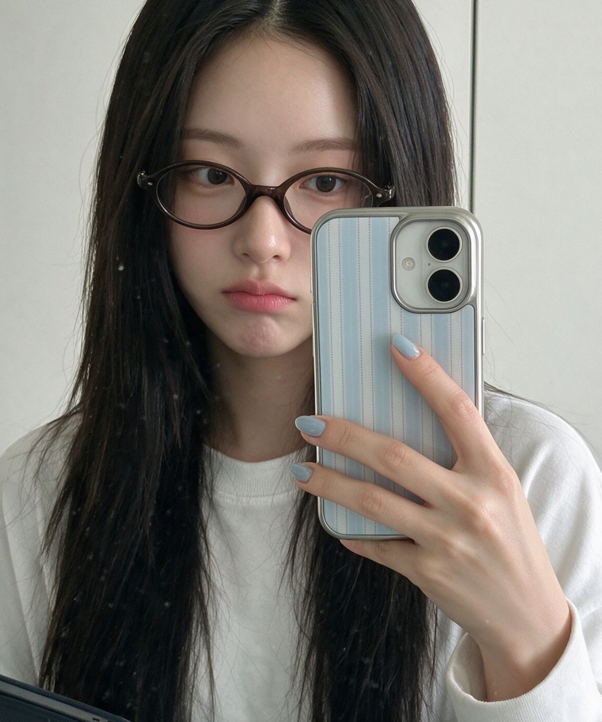 오누(ONU) [아이폰 전기종/18프로/18프로맥스] 소프트블루 디자인 실버 에폭시 케이스