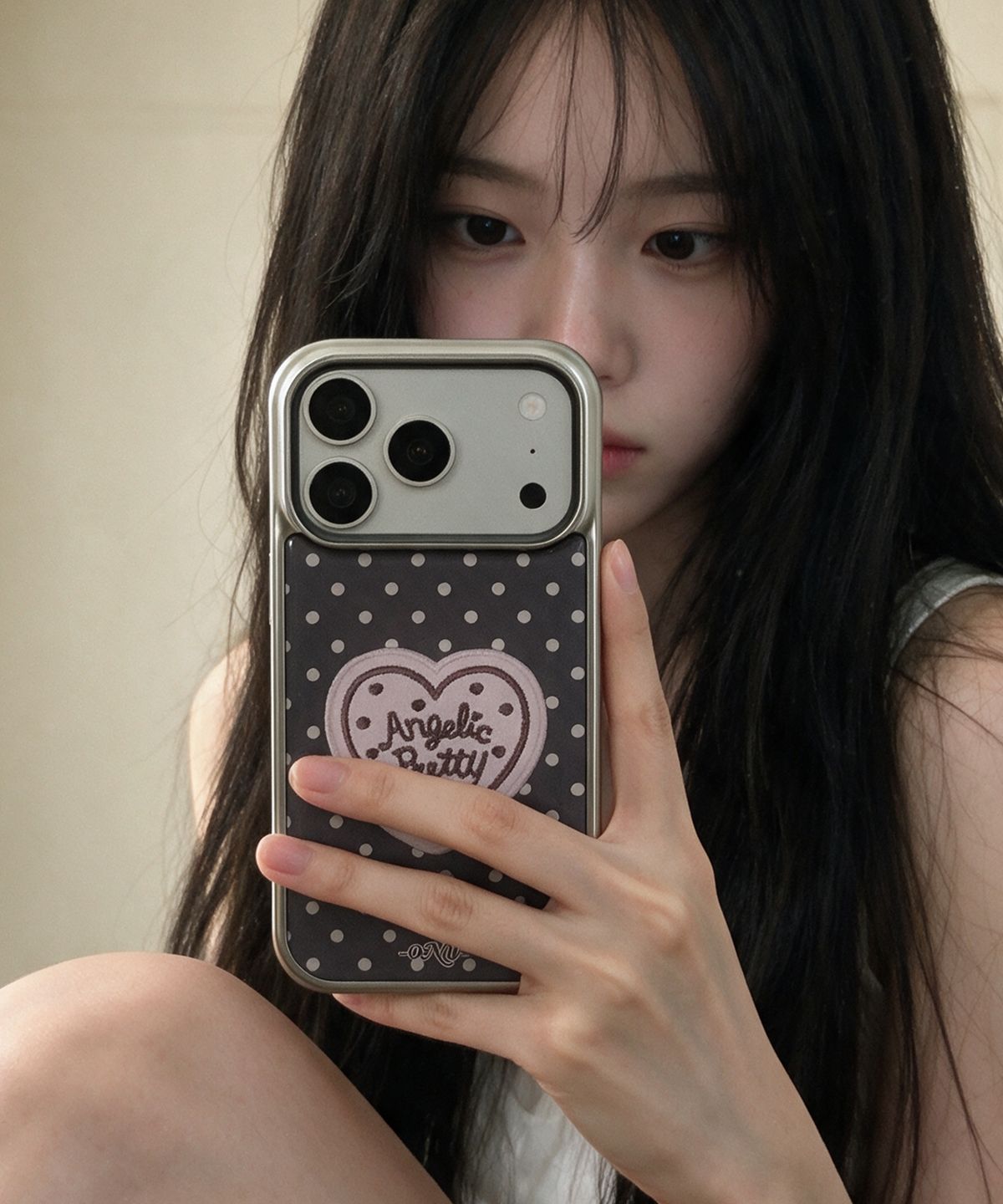 오누(ONU) [아이폰 전기종] 클래식 도트 디자인 실버 에폭시케이스