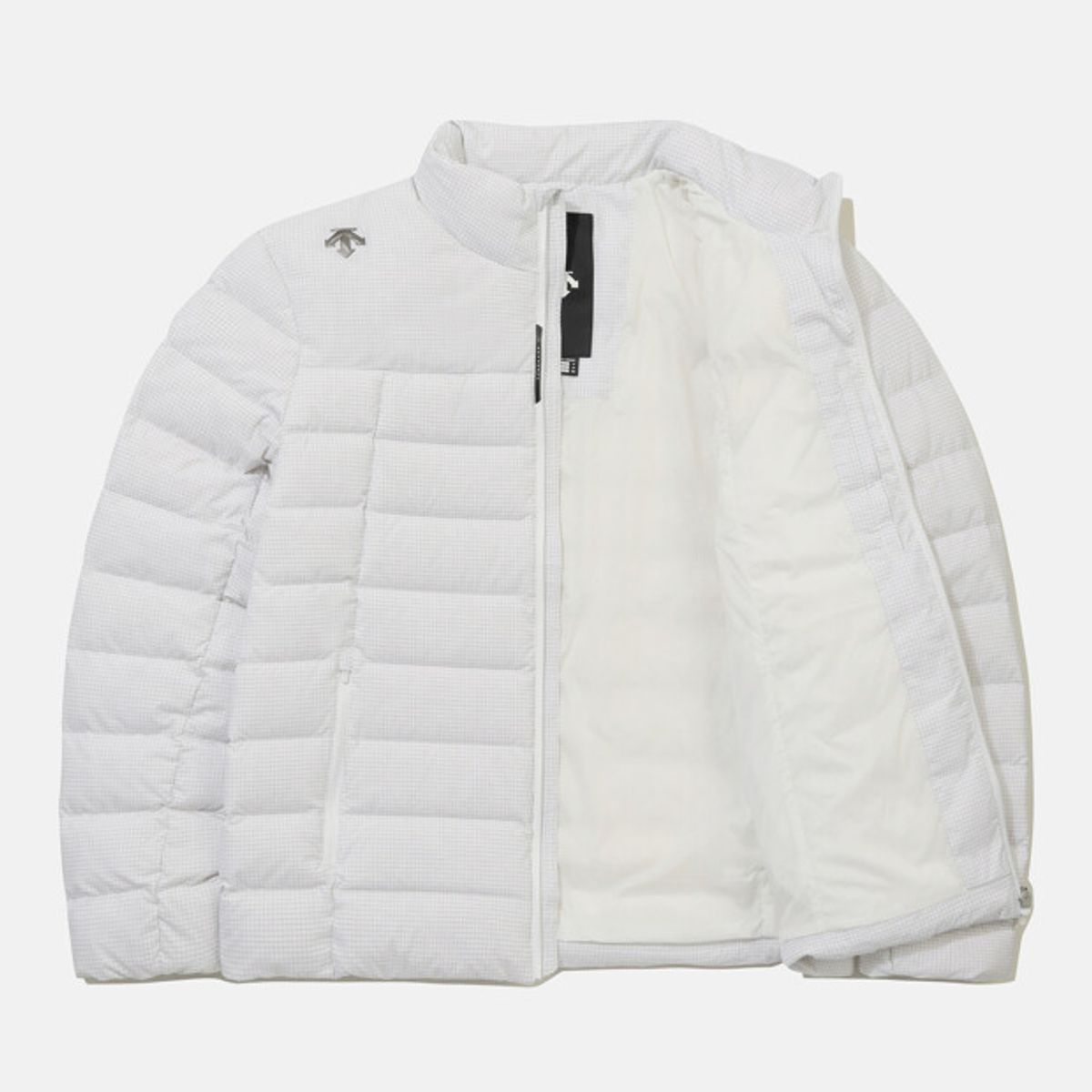 데상트(DESCENTE) 경량 스탠드넥 다운 자켓 패턴 SR423UDJO3