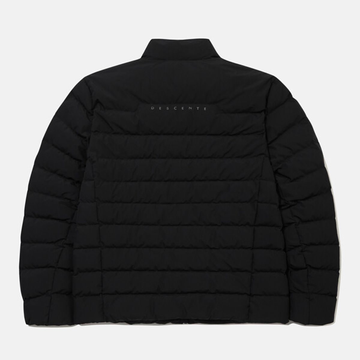 데상트(DESCENTE) 경량 스탠드넥 다운 자켓 블랙 SR423UDJO3