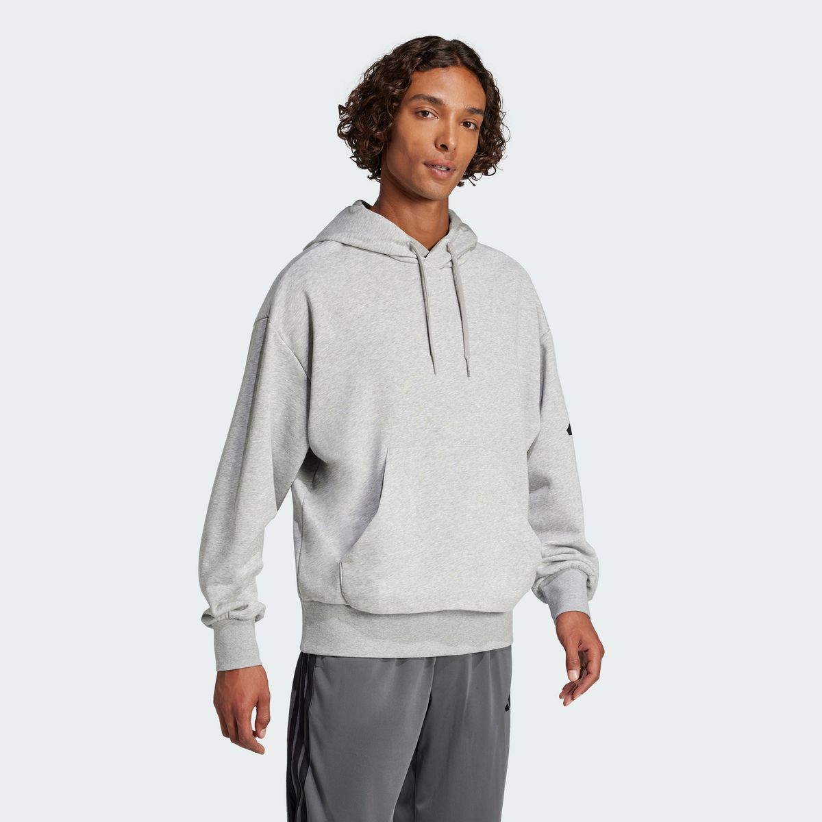 아디다스(ADIDAS) 에센셜 루즈 핏 3바 로고 프렌치 테리 후디 JF3591
