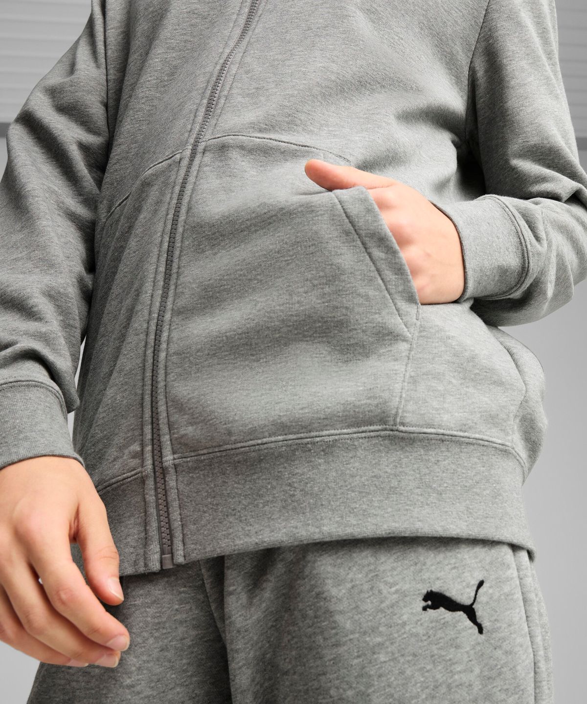 푸마(PUMA) ESS Full-Zip Hoodie TR (69121603)
