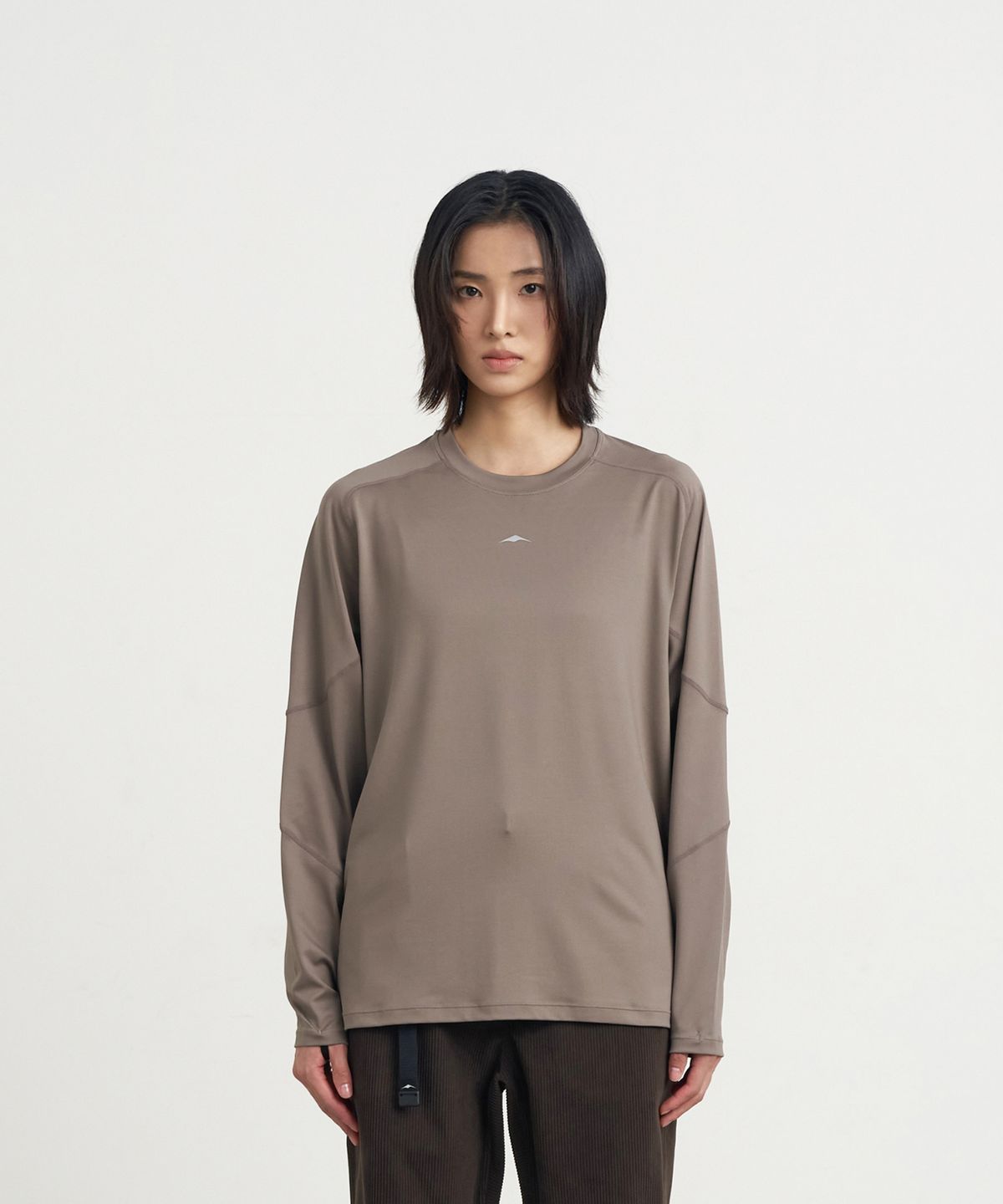 고요웨어(GOYOWEAR) 컴포트 코어 롱 슬리브 (애쉬 브라운)