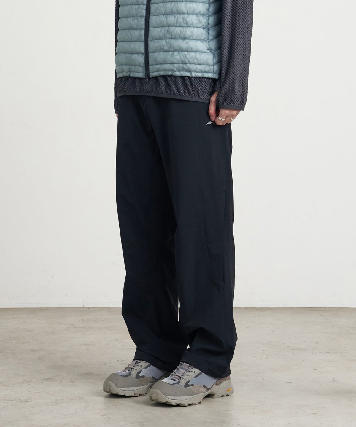 고요웨어(GOYOWEAR) 사이드 메쉬 하이킹 팬츠 (블랙)