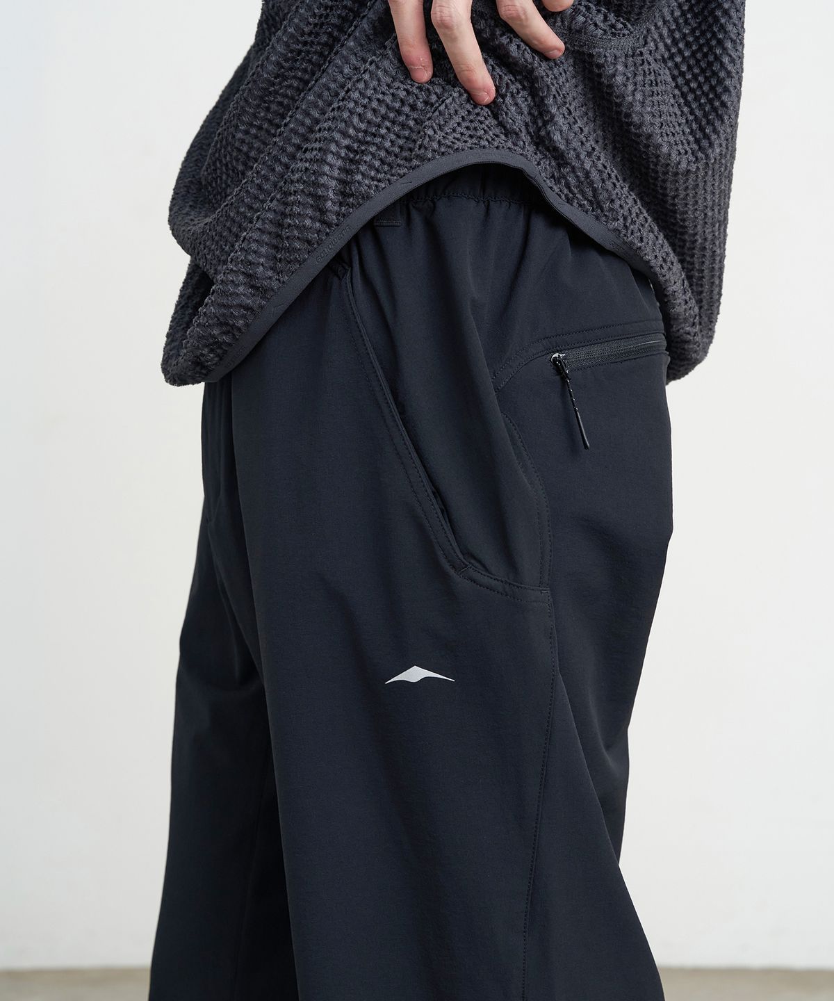 고요웨어(GOYOWEAR) 사이드 메쉬 하이킹 팬츠 (블랙)