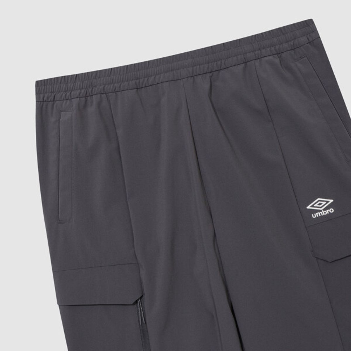 엄브로(UMBRO) 올라운드 나일론 스판 카고 조거 팬츠 챠콜 UR323SPT92