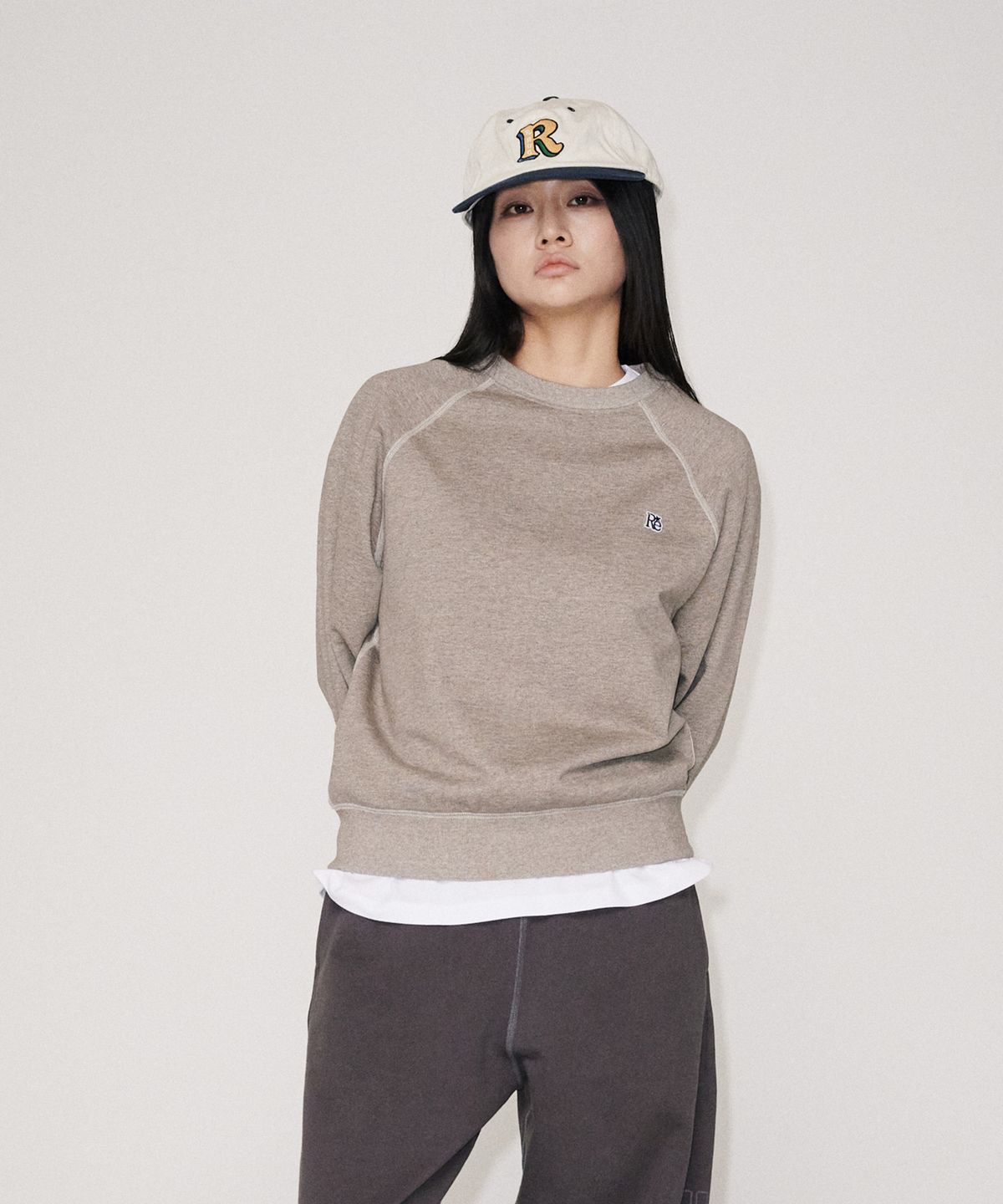 유니버스 가먼트(UNIVERSE GARMENT) 데일리 오버핏 맨투맨_OATMEAL