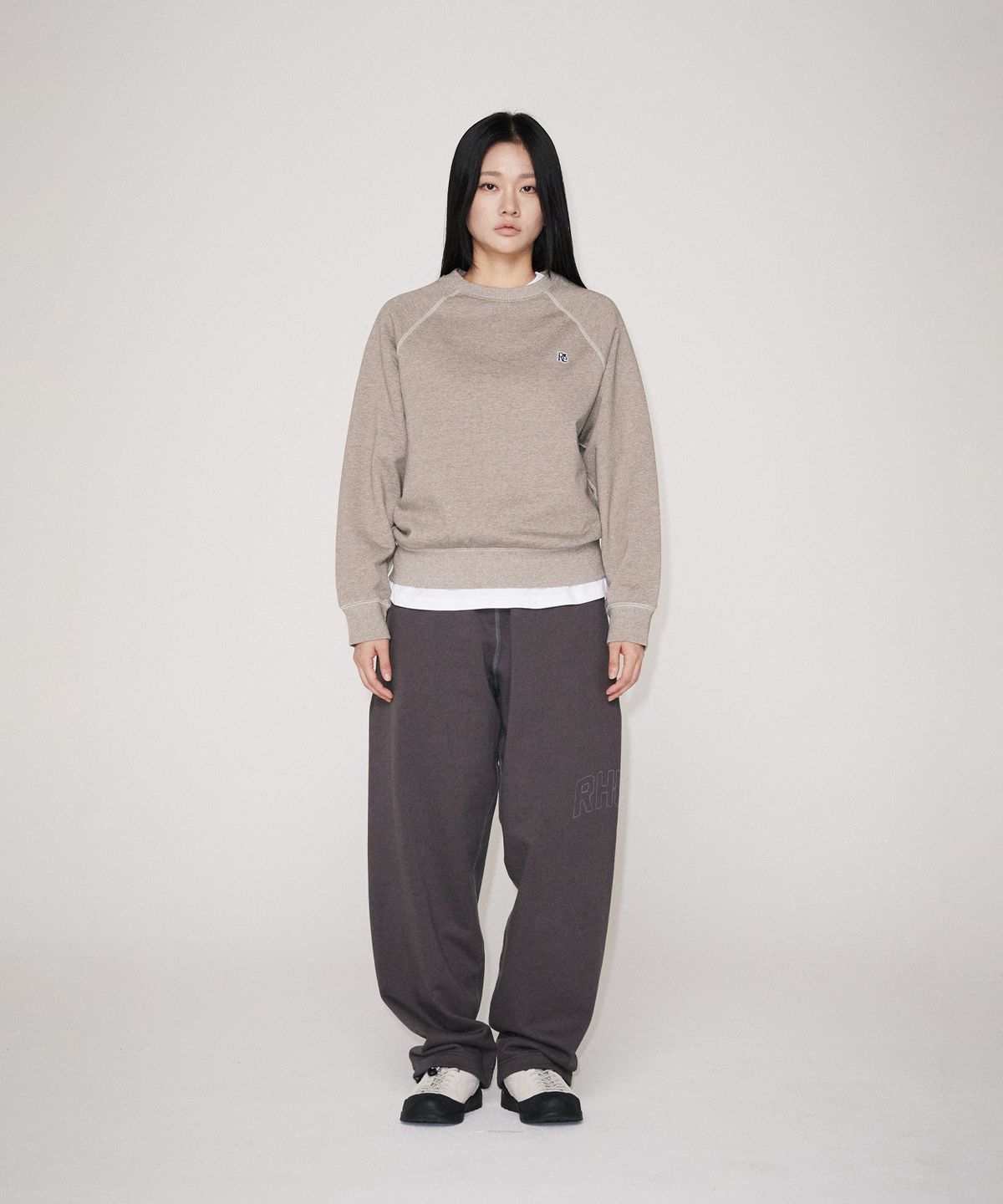 유니버스 가먼트(UNIVERSE GARMENT) 데일리 오버핏 맨투맨_OATMEAL