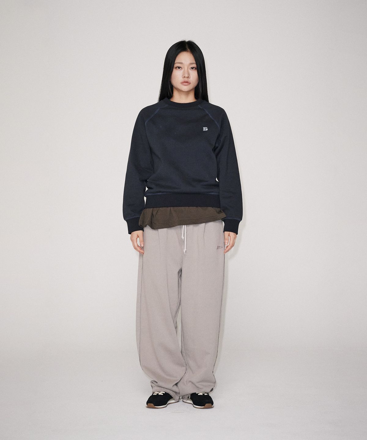 유니버스 가먼트(UNIVERSE GARMENT) 데일리 오버핏 맨투맨_NAVY
