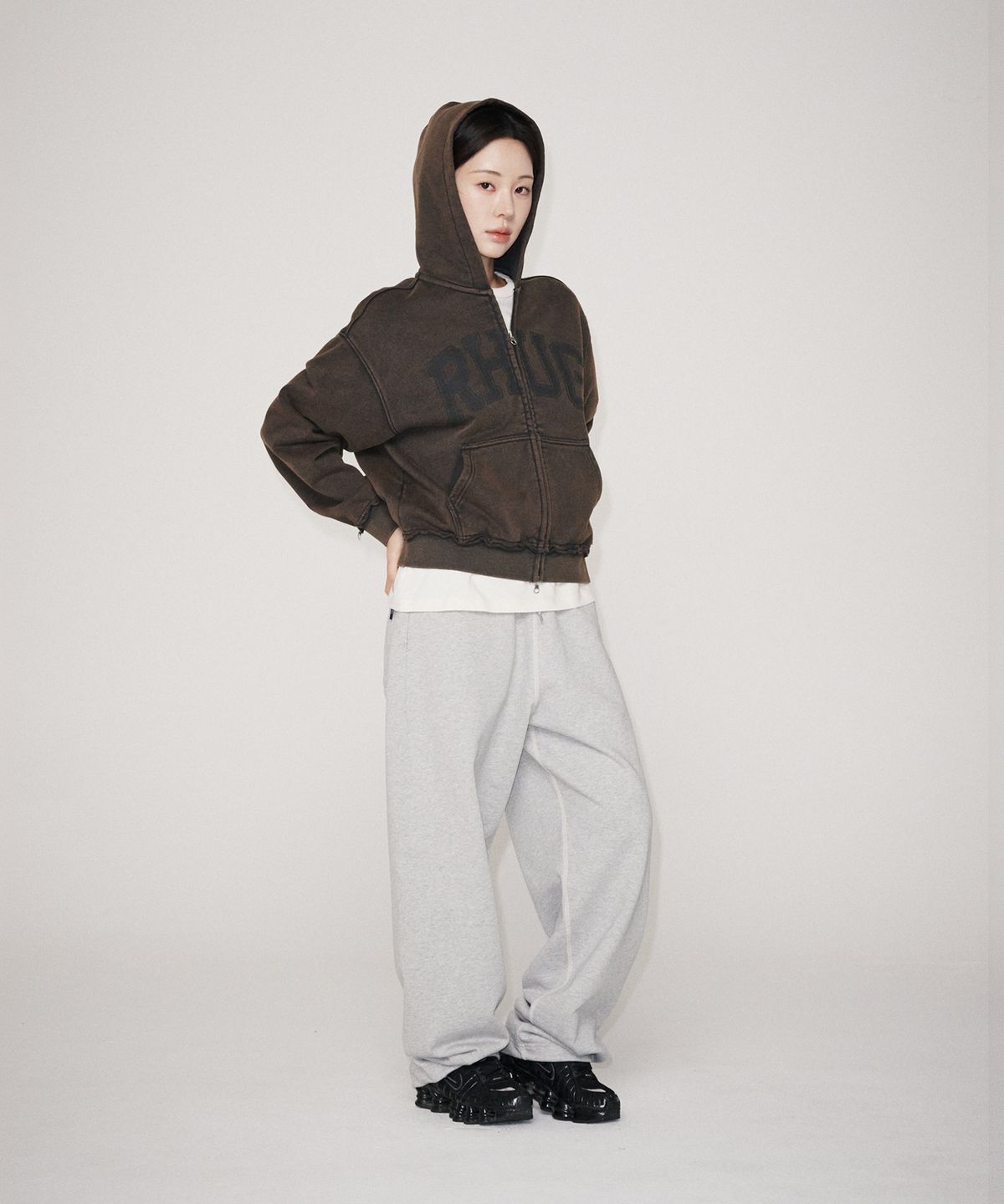 유니버스 가먼트(UNIVERSE GARMENT) 데일리 와이드 스웨트 팬츠_MELANGE GREY