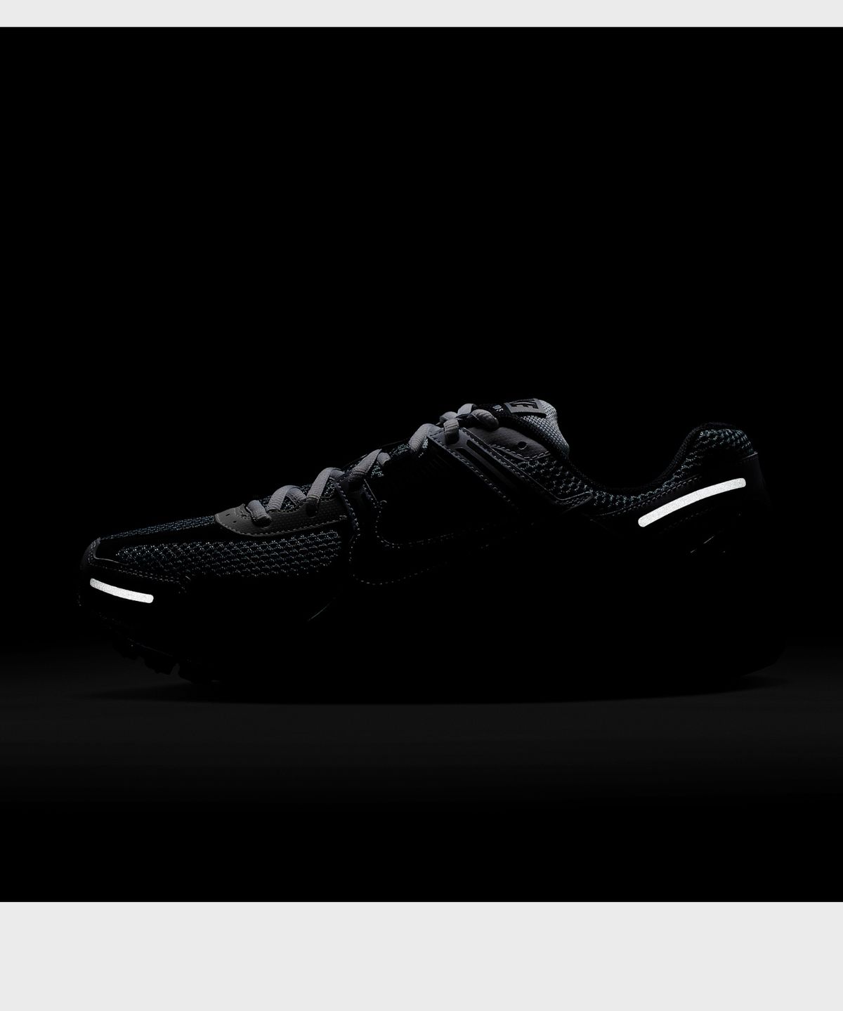 나이키(NIKE) 줌 보메로 5 SE SP M - 다크 그레이:화이트:세일:블랙 / CI1694-001