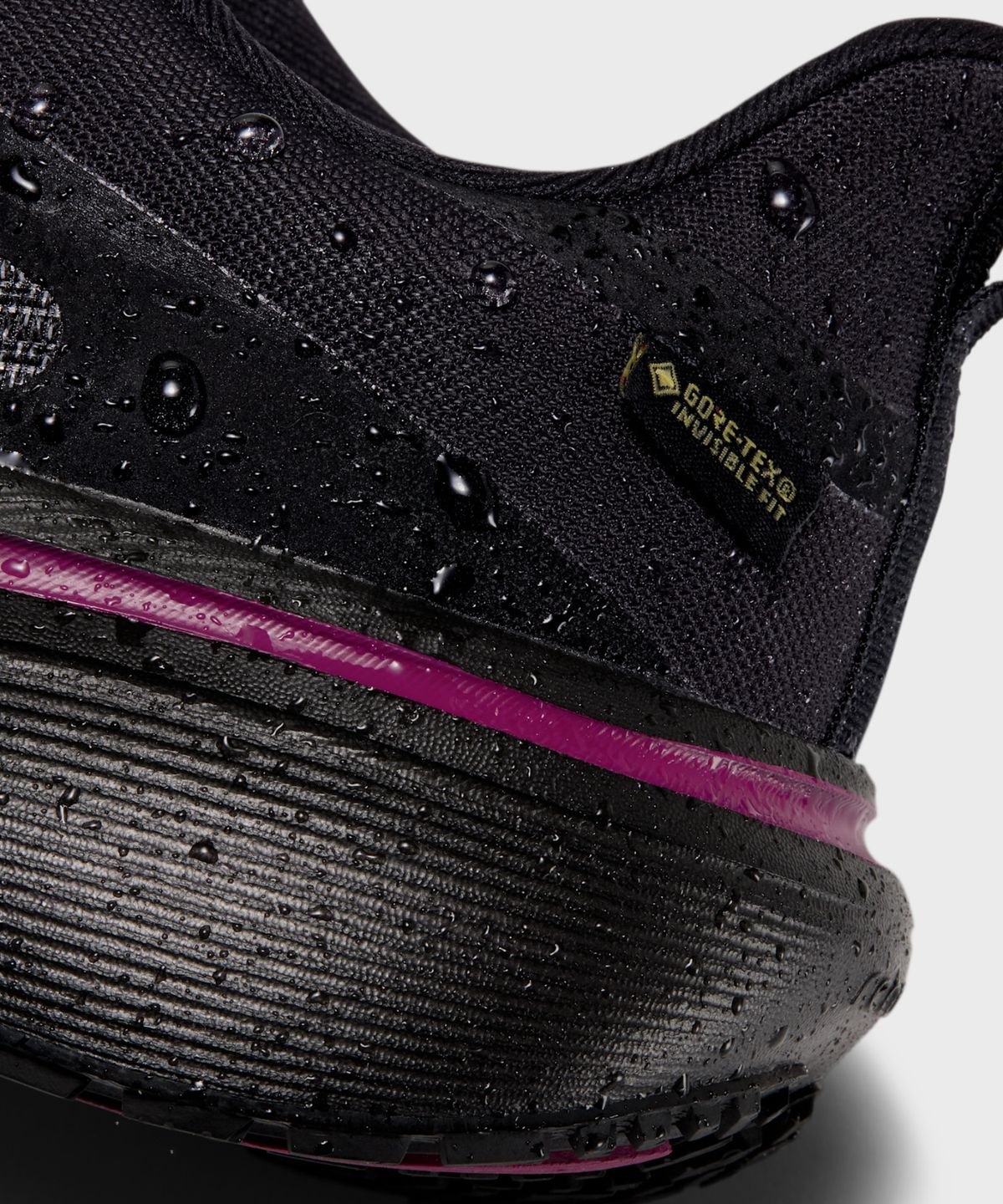 나이키(NIKE) 페가수스 42 GORE-TEX W - 블랙:트루 베리:메탈릭 실버 / IQ1085-001