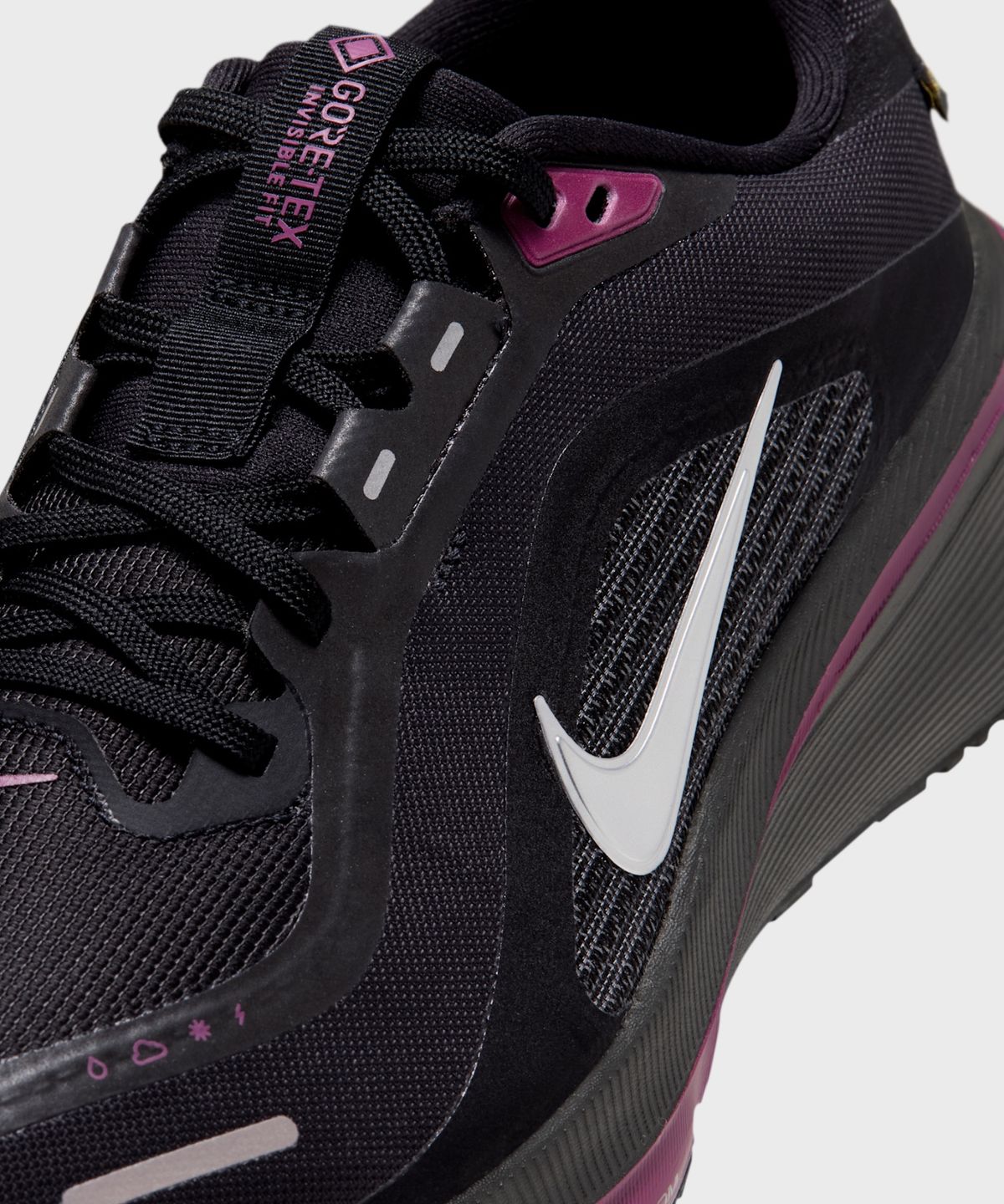 나이키(NIKE) 페가수스 42 GORE-TEX W - 블랙:트루 베리:메탈릭 실버 / IQ1085-001