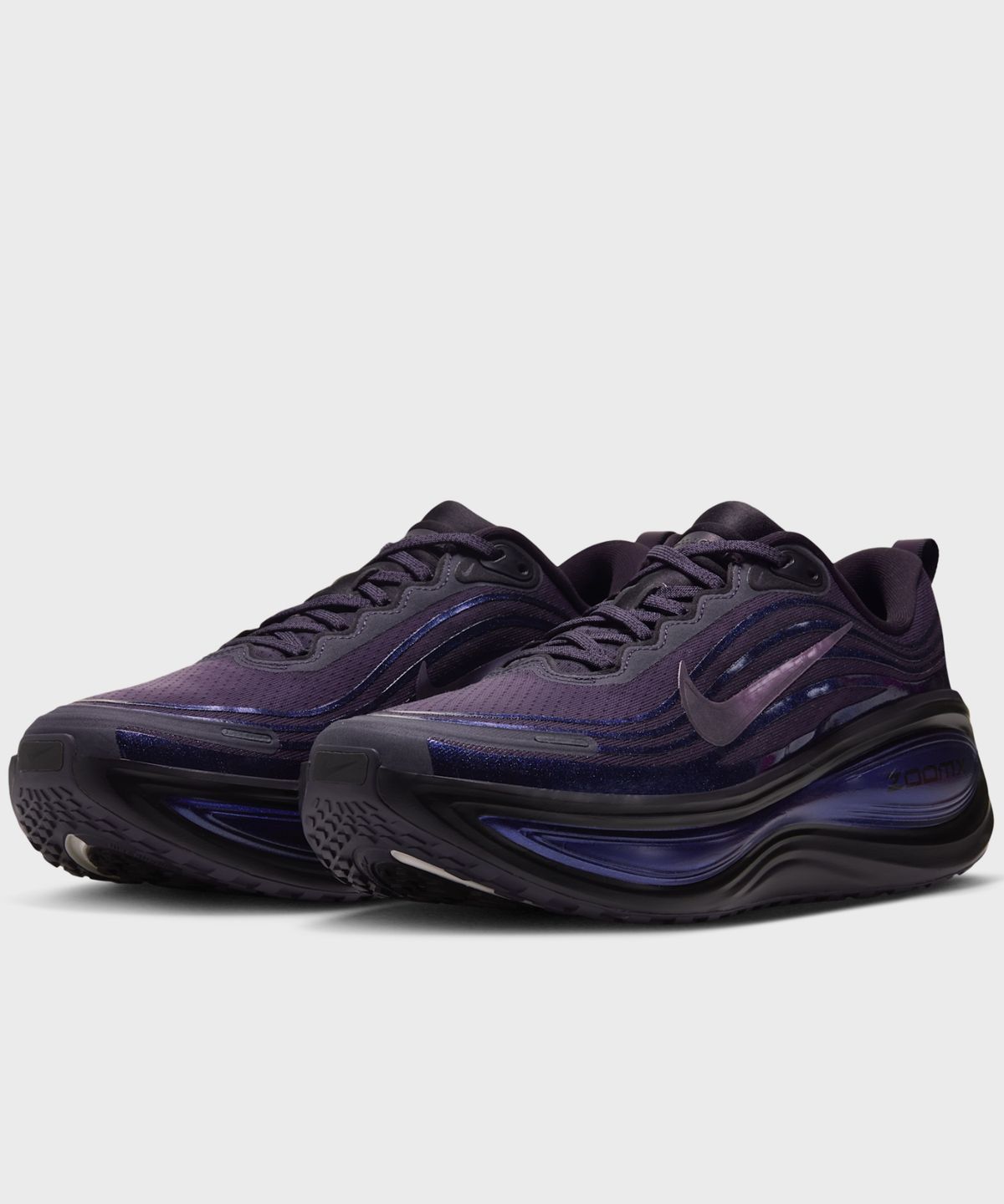 나이키(NIKE) 보메로 플러스 M - 그리드아이언:블랙:팀 블랙:멀티컬러 / IQ6942-001