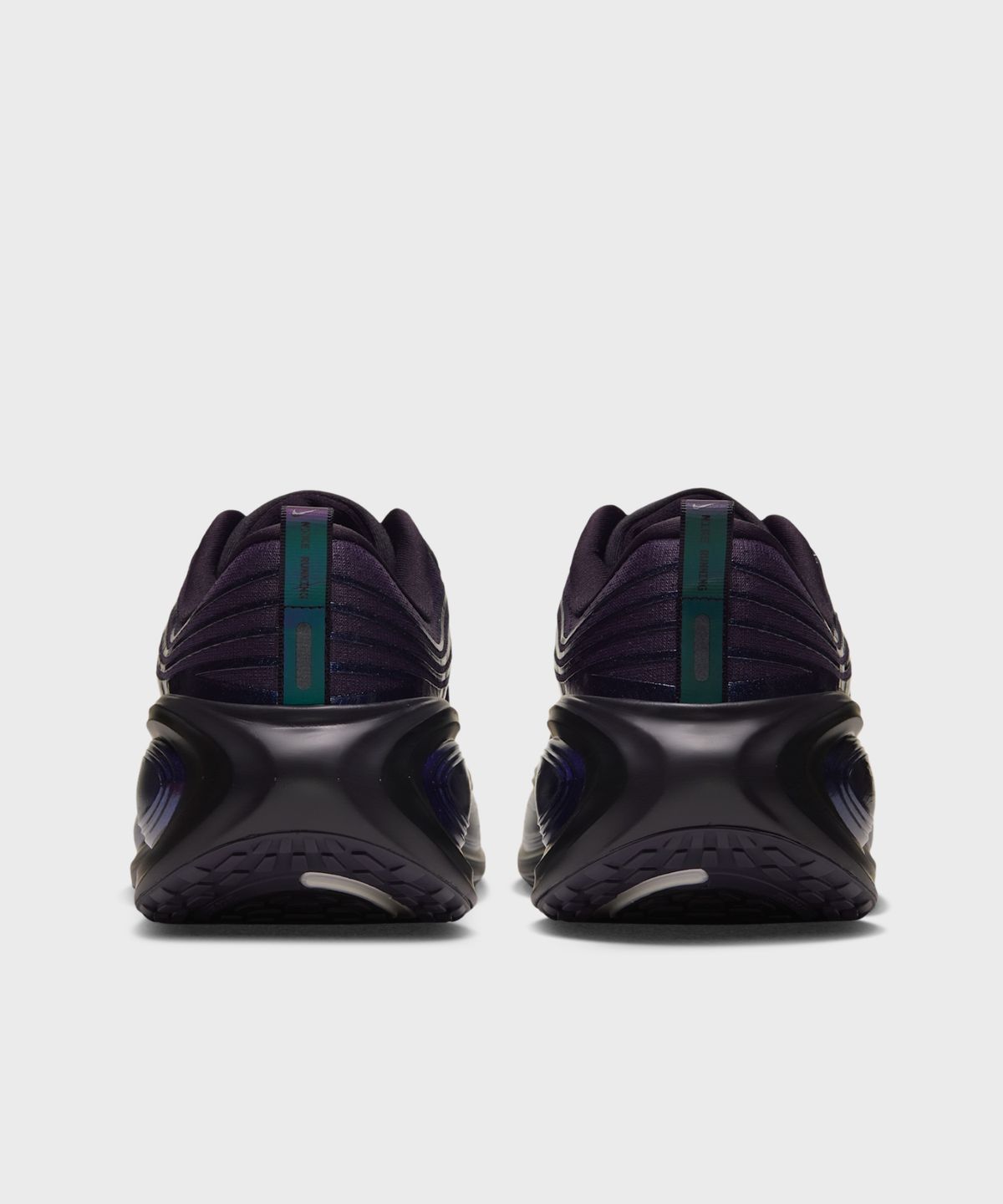 나이키(NIKE) 보메로 플러스 M - 그리드아이언:블랙:팀 블랙:멀티컬러 / IQ6942-001