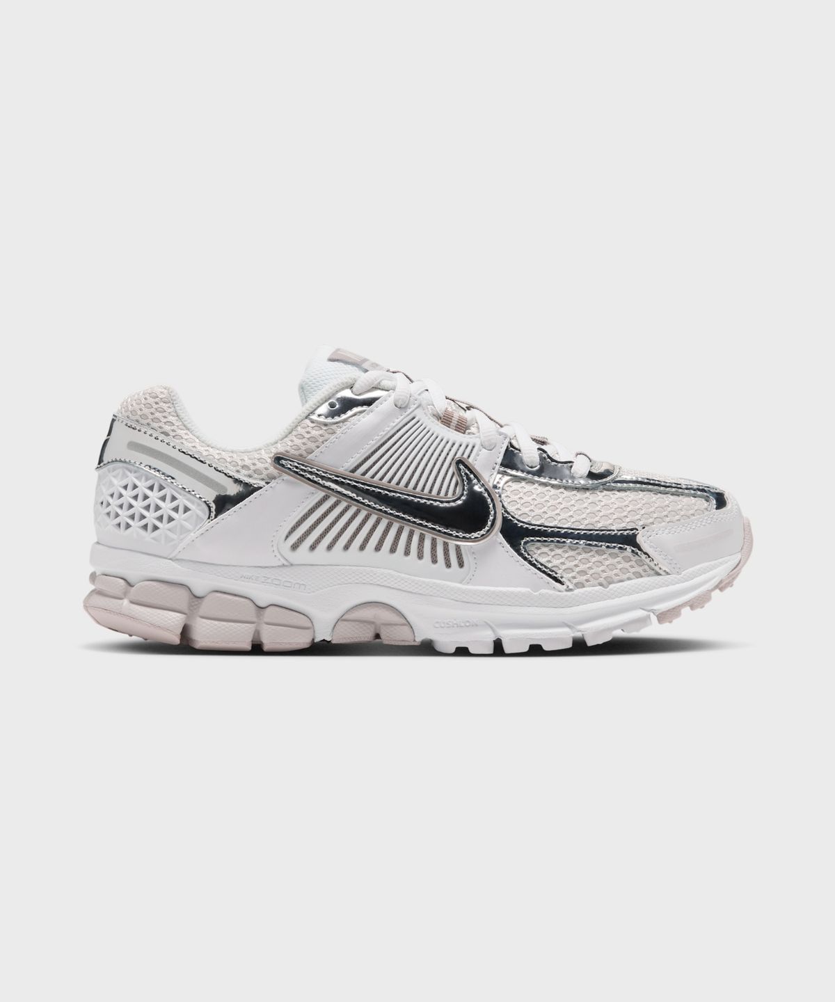 나이키(NIKE) 줌 보메로 5 W - 화이트:라이트 본:이니그마 스톤:메탈릭 실버 / IV4311-102