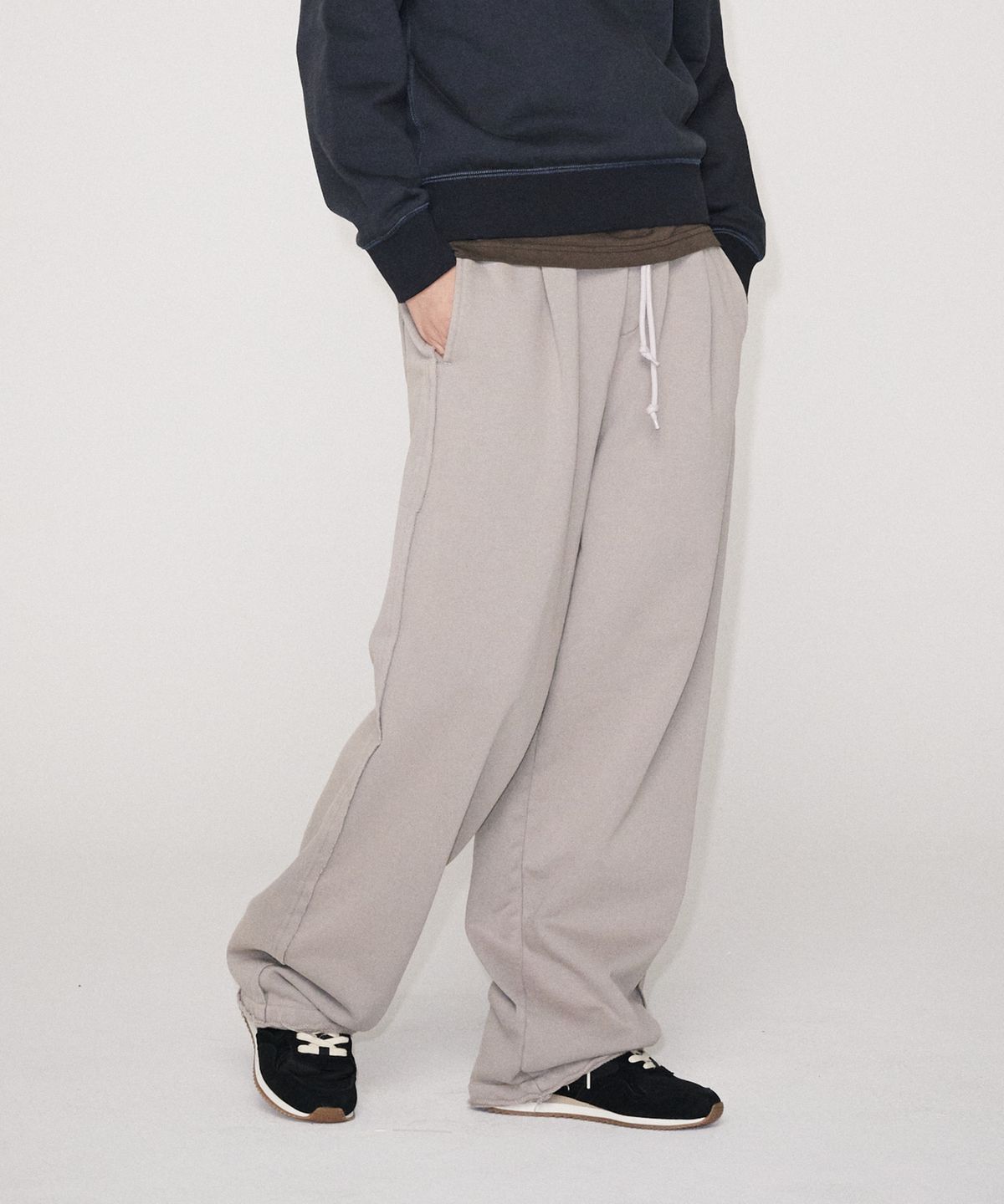 유니버스 가먼트(UNIVERSE GARMENT) 빈티지 와이드 스웨트 팬츠_GREY