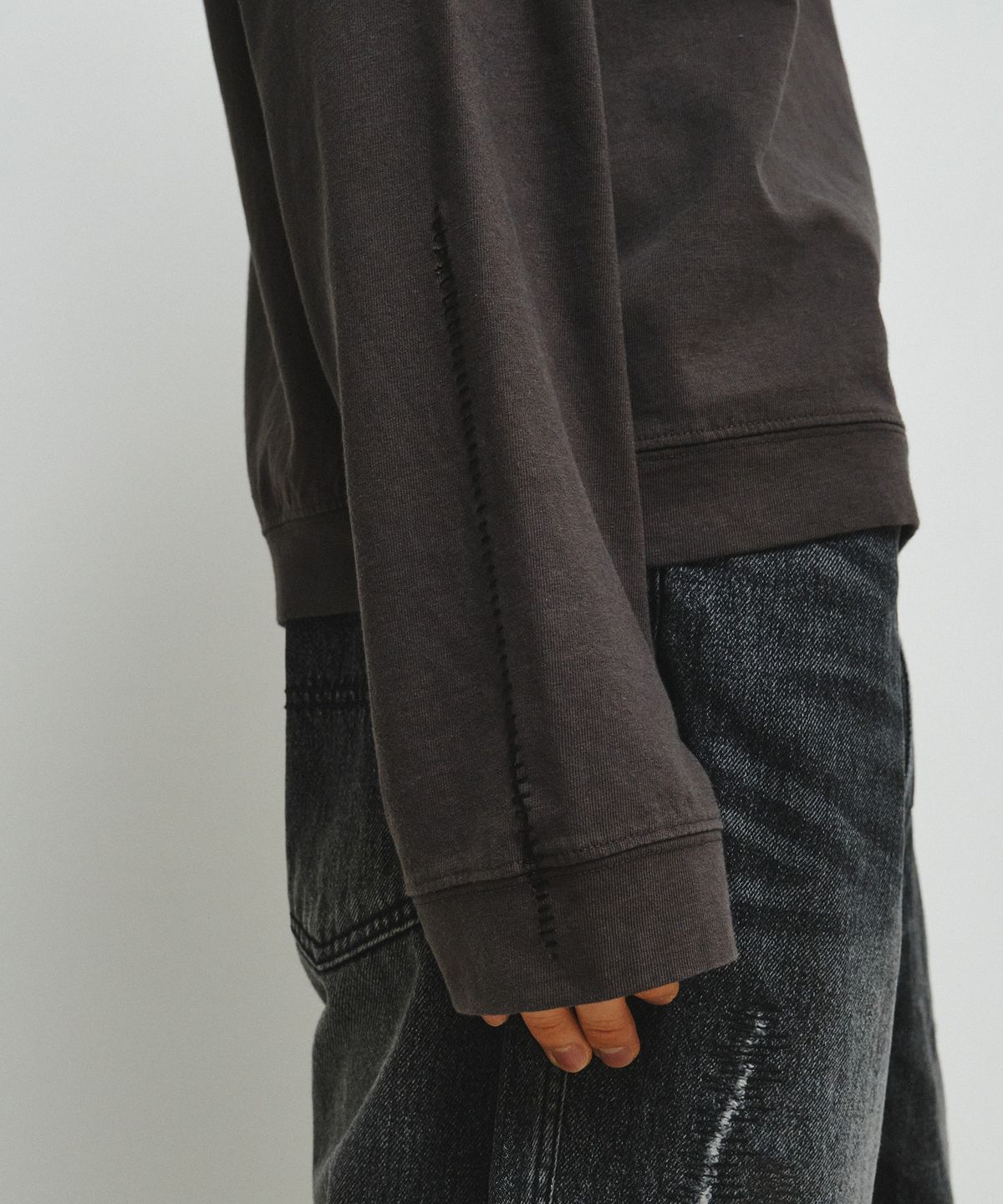 엔도어(ENDOOR) Finger Hole Stitch Long Sleeve (Dark Gray)