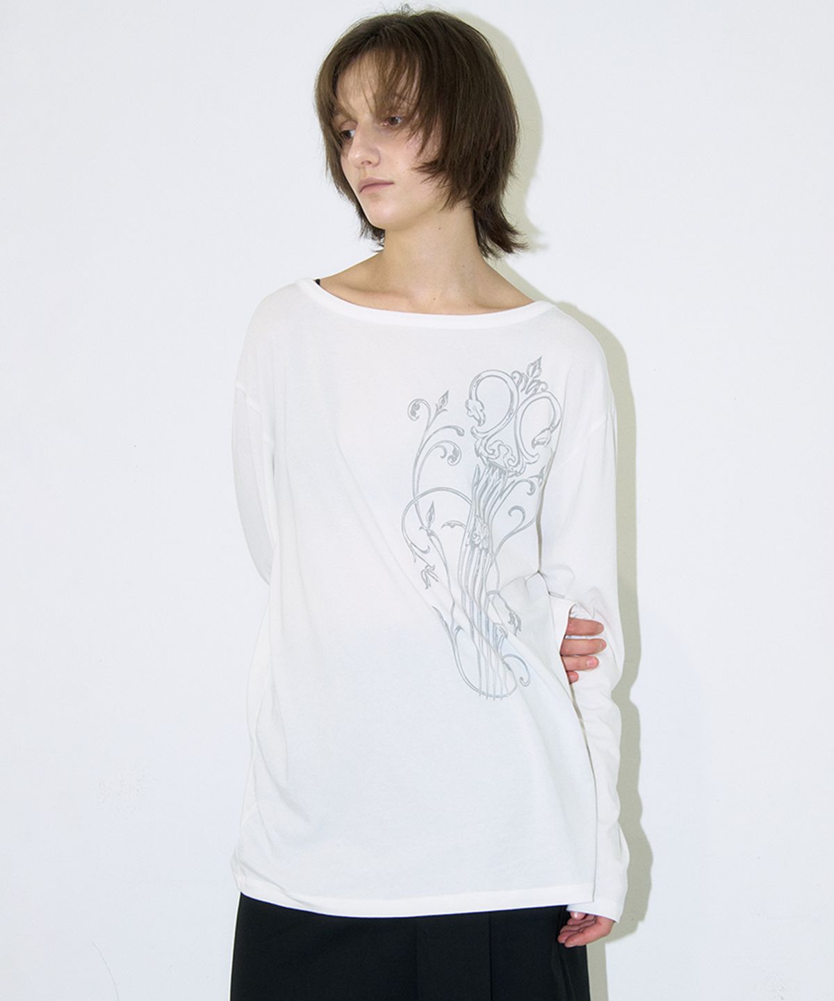 밀로 우먼(MILLO WOMEN) 빈티지 콤 루즈 티셔츠 [아이보리]