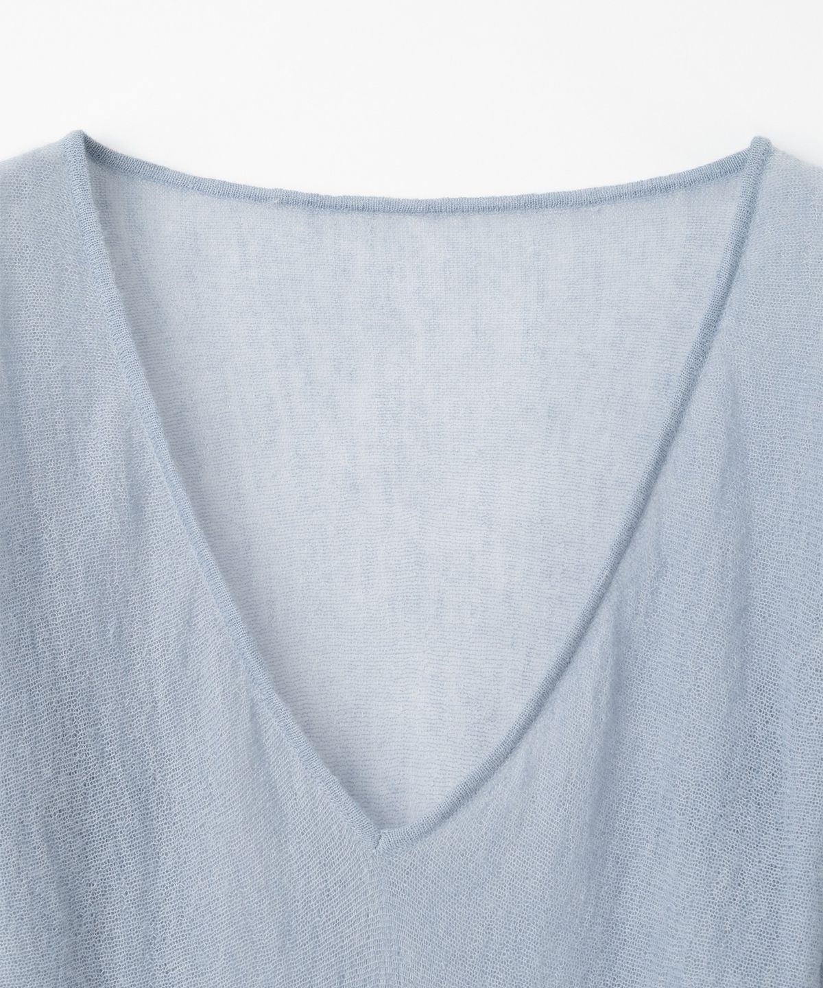 밀로 우먼(MILLO WOMEN) 시어 딥 브이넥 니트 [애쉬 블루]