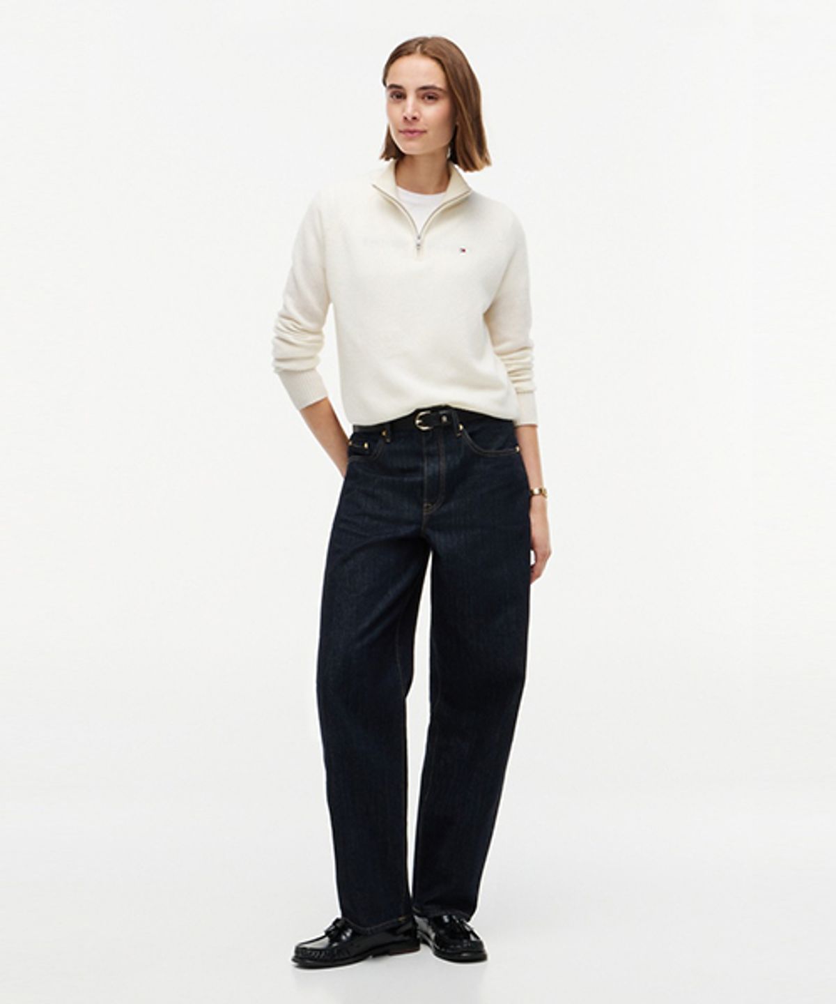타미힐피거(TOMMY HILFIGER) 소프트 크루넥 레귤러핏 하프집업 (T22G7KTO061WT1Z00)
