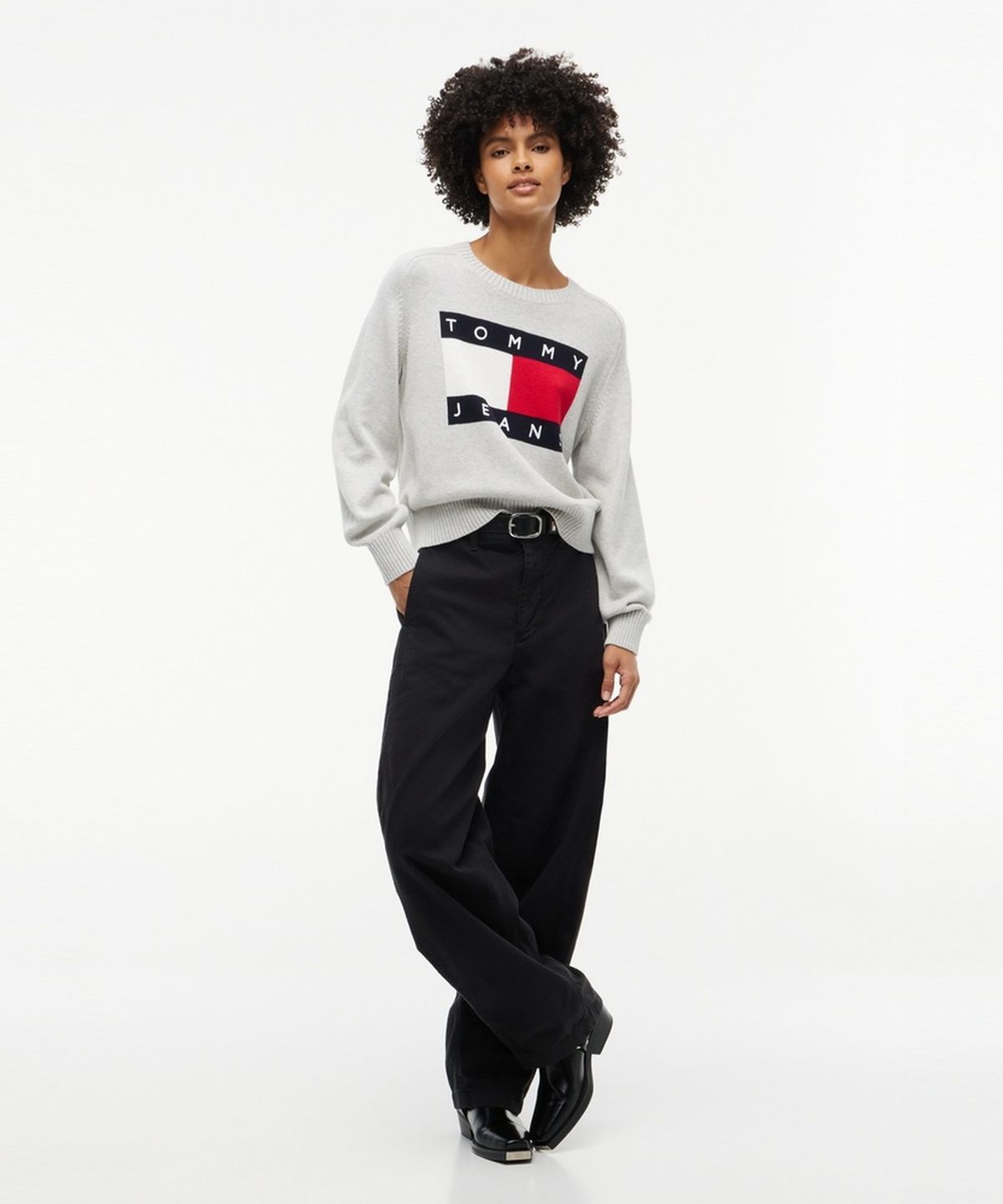 타미진스(TOMMY JEANS) 크루넥 플래그 스웨터 (T32G7KTO20TWT1P08)
