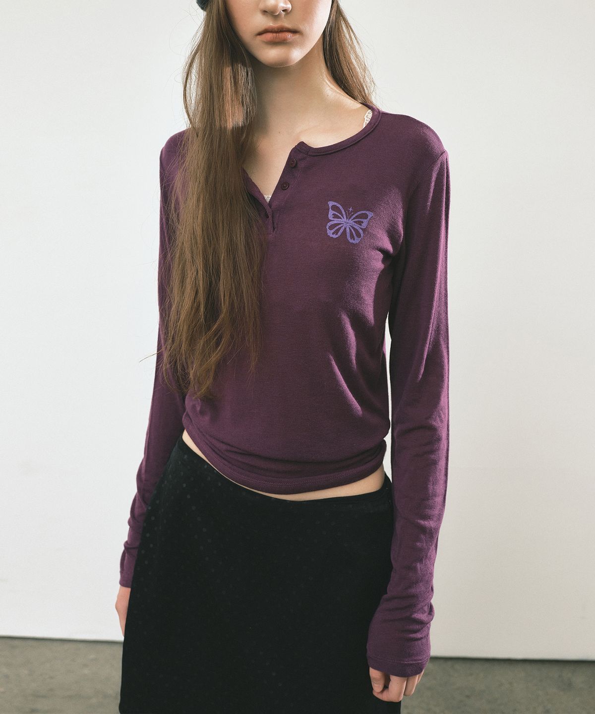 닉앤니콜(NICK&NICOLE) BUTTERFLY HENLEYNECK SLEEVE TOP_PURPLE