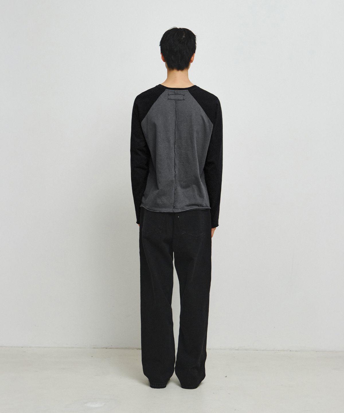 엔도어(ENDOOR) Reverse Raglan Long Sleeve (Black)