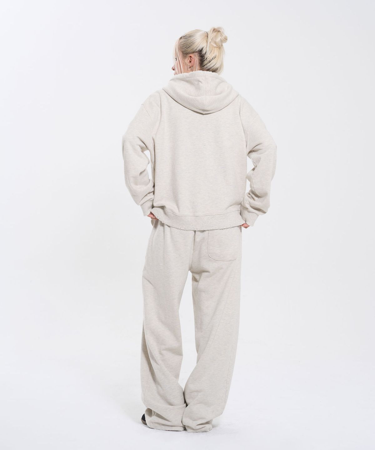 필프(PEALP) DISTRESSED WASHED SWEATPANTS 70 (OATMEAL)