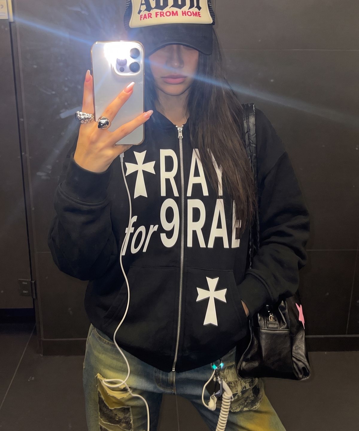 그레이버(GRAVER) [UNISEX]PRAY FOR 후드집업_White