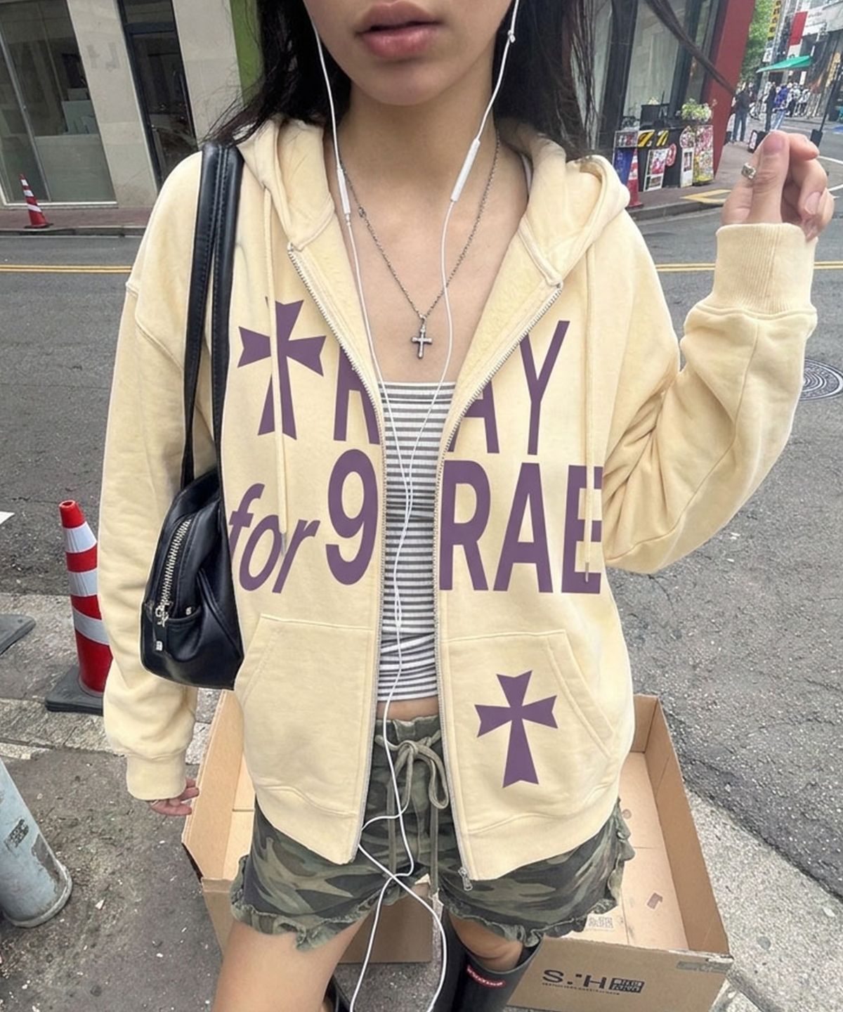 그레이버(GRAVER) [UNISEX]PRAY FOR 후드집업_White