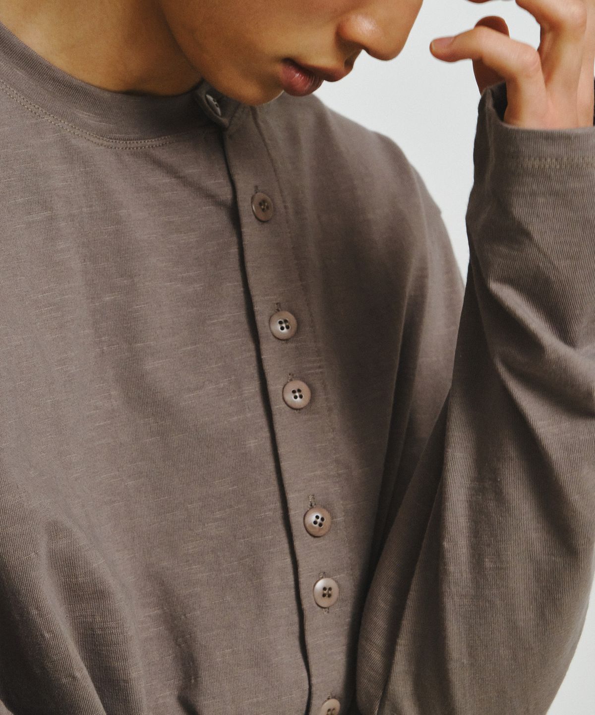 엔도어(ENDOOR) Offset Placket Long Sleeve (Mushroom)