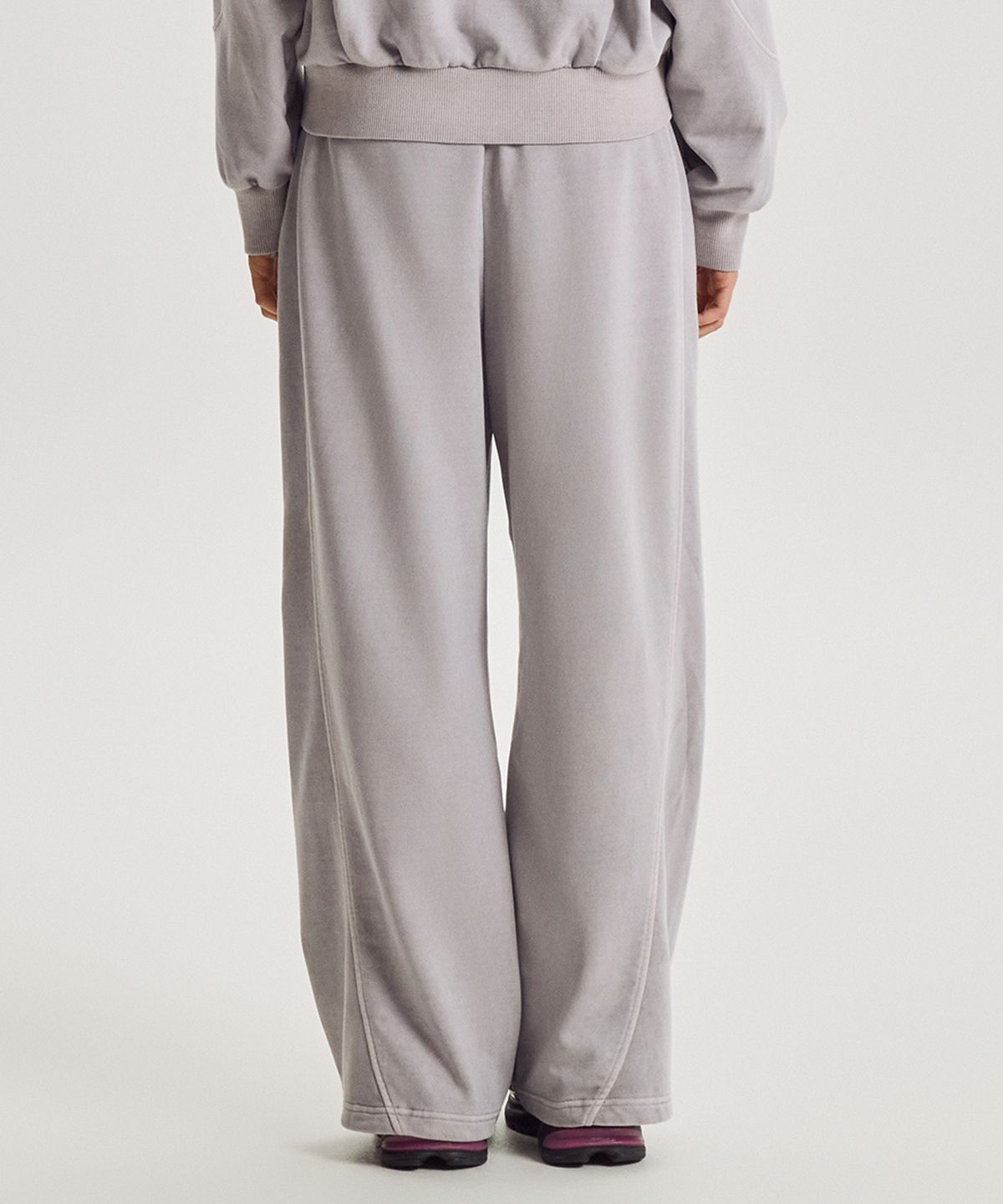 뉴발란스(NEW BALANCE) NBMLG4W972 / WOMEN 에센셜 다잉 오버 와이드팬츠 (D/PURPLE)