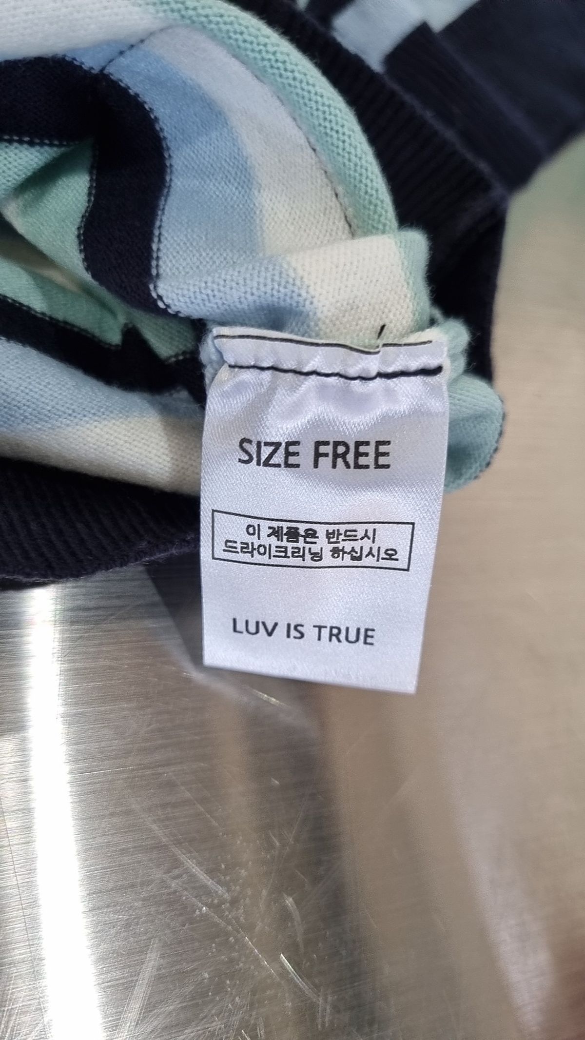 러브이즈트루(LUVISTRUE) 니트/스웨터 FREE