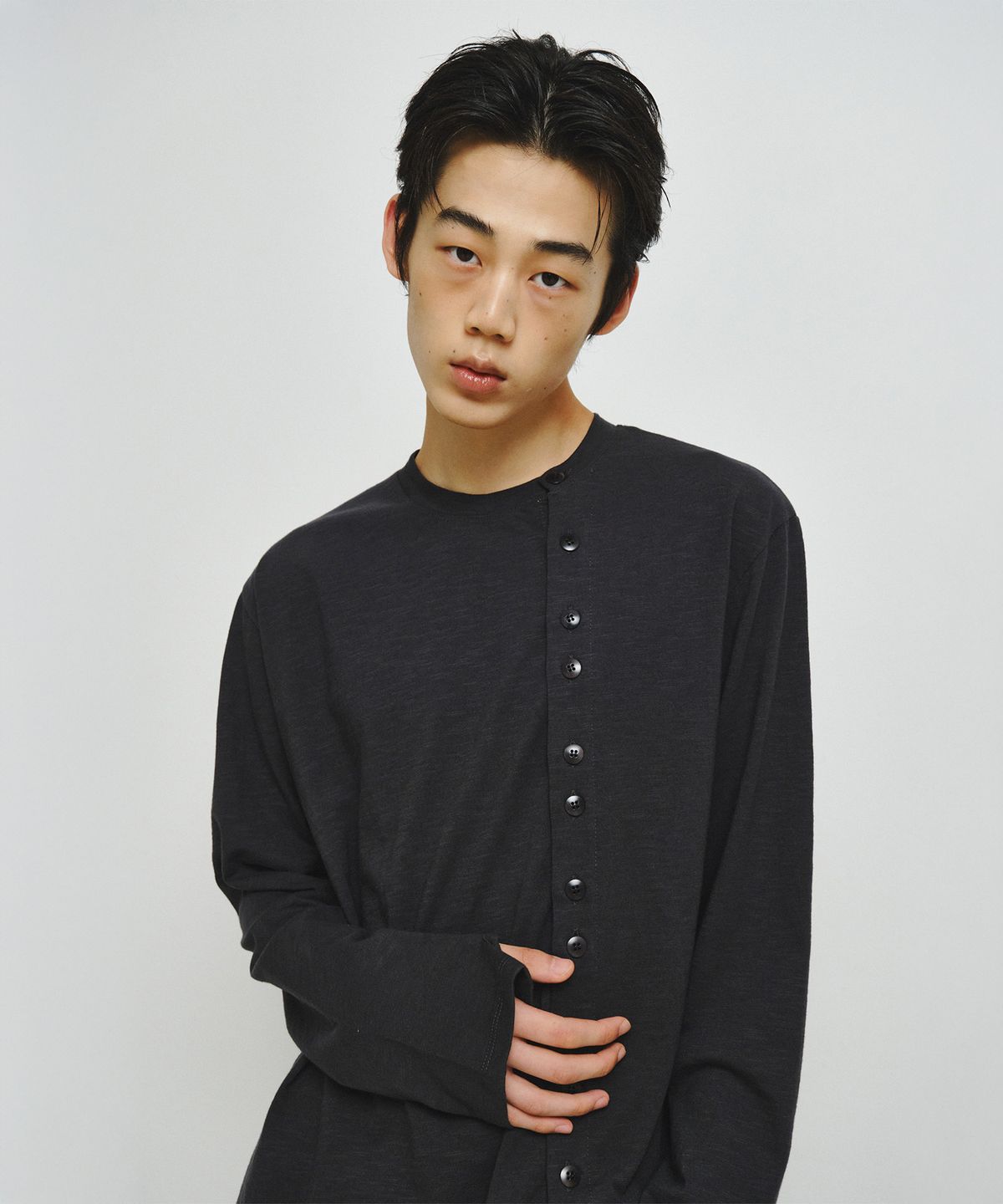 엔도어(ENDOOR) Offset Placket Long Sleeve (Dark Gray)