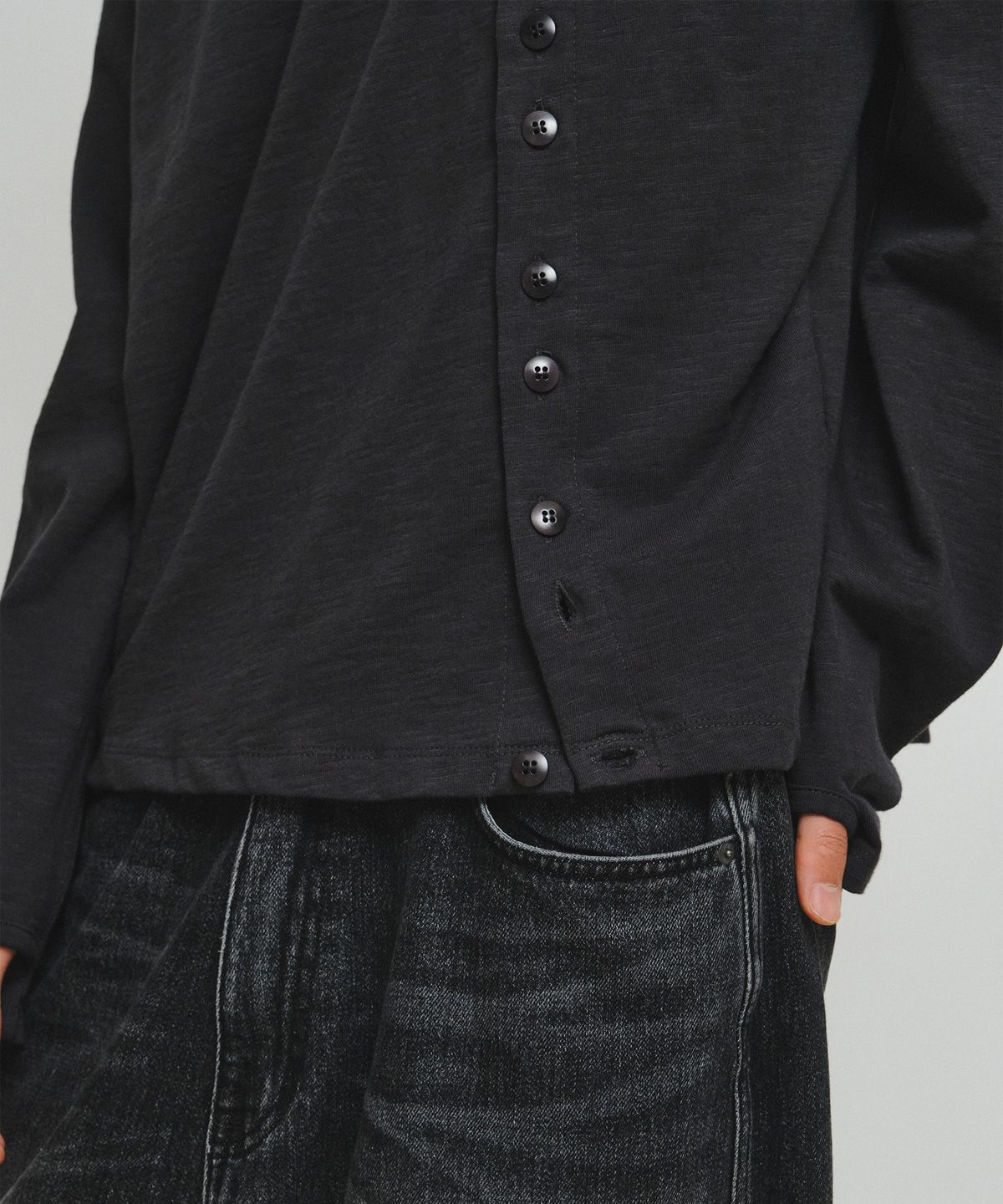 엔도어(ENDOOR) Offset Placket Long Sleeve (Dark Gray)