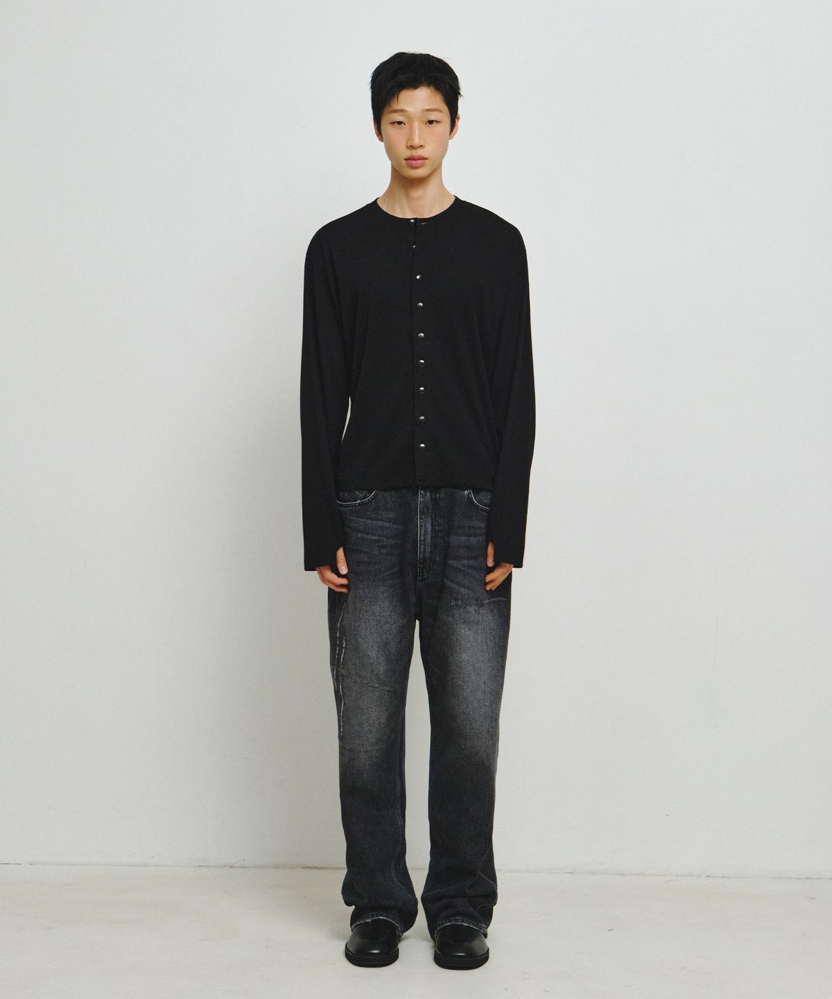 엔도어(ENDOOR) Cadence Finger Hole Cardigan (Black)