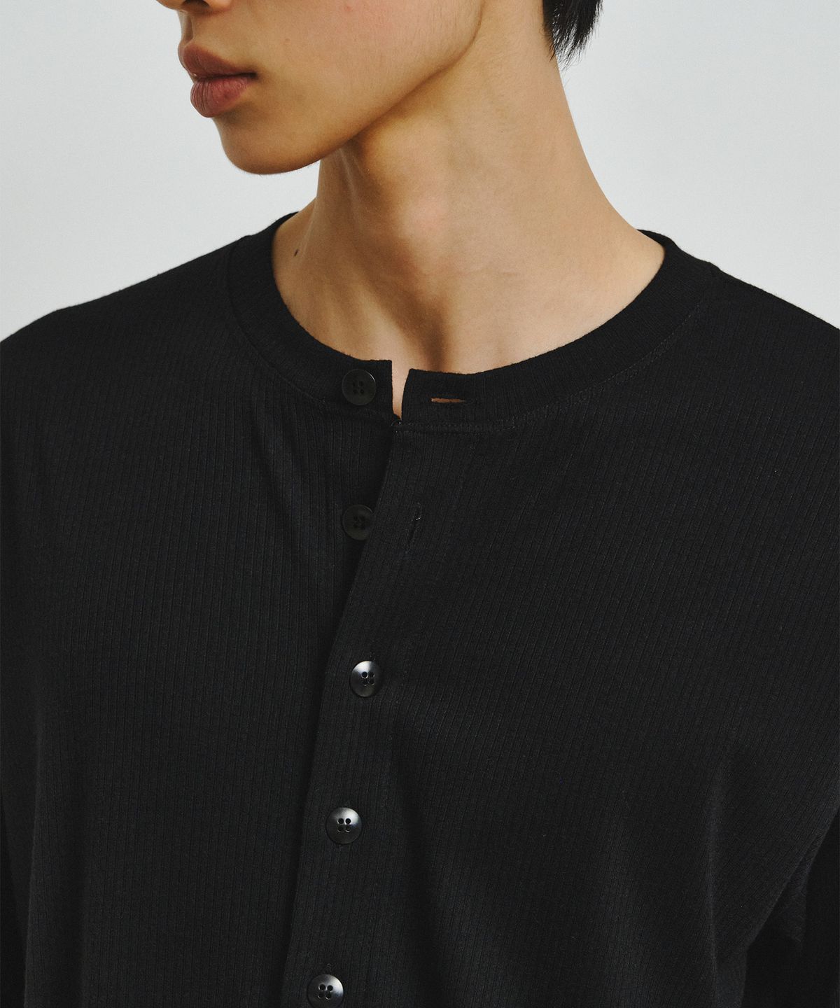 엔도어(ENDOOR) Cadence Finger Hole Cardigan (Black)