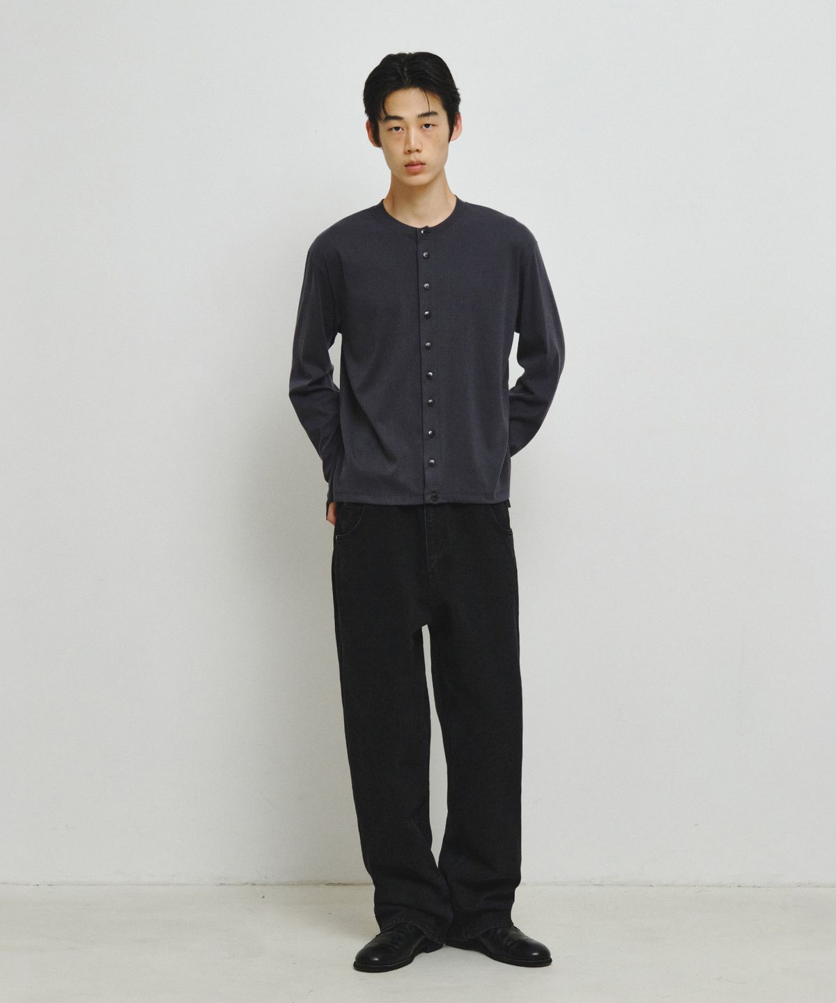 엔도어(ENDOOR) Cadence Finger Hole Cardigan (Dark Gray)