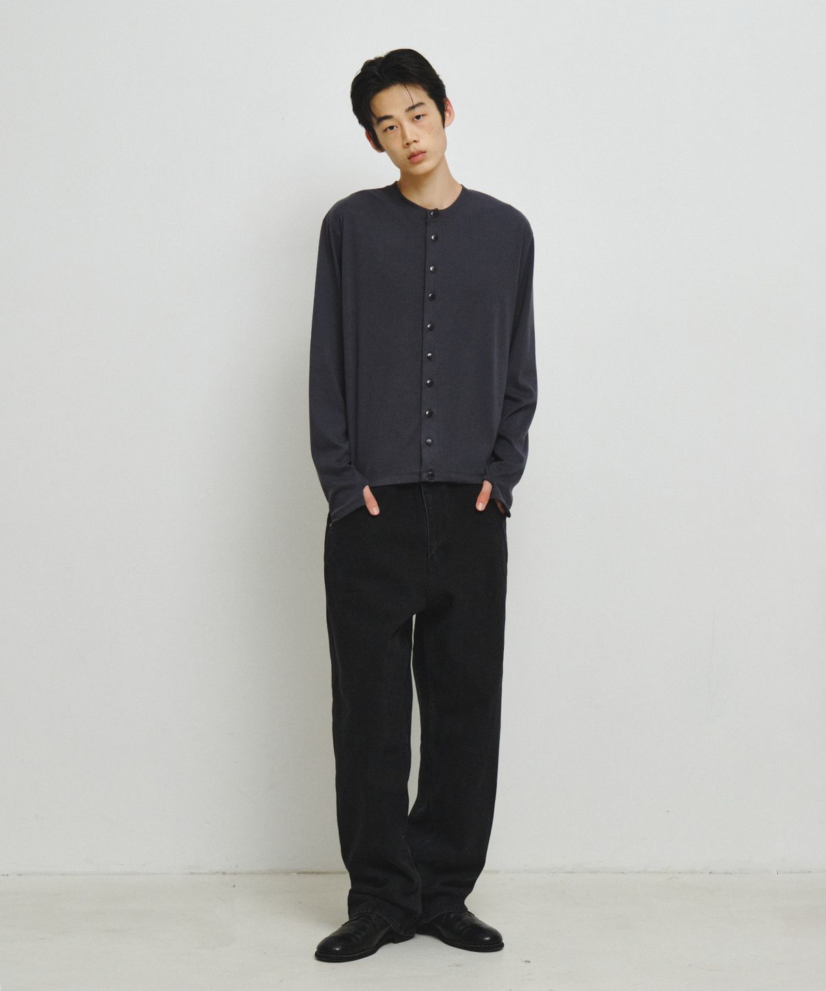 엔도어(ENDOOR) Cadence Finger Hole Cardigan (Dark Gray)
