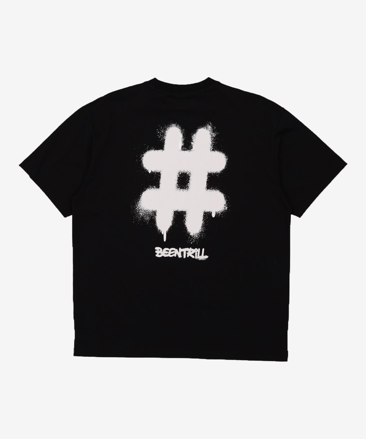 빈트릴(BEENTRILL) 스프레이 로고 티셔츠(블랙) L