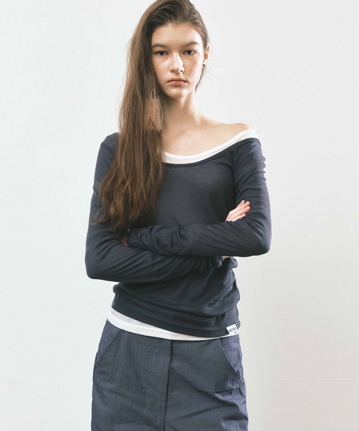 닉앤니콜(NICK&NICOLE) LAYERED BOAT NECK TOP_CHARCOAL